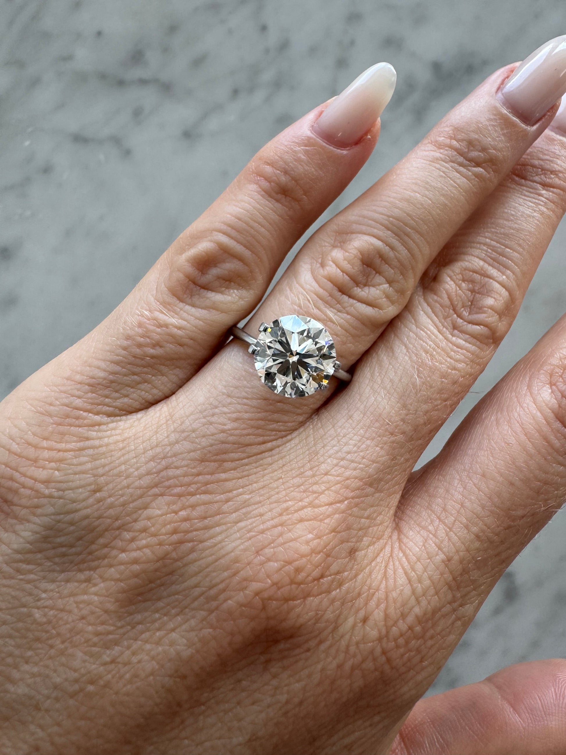 Round | 4.09ct G VS1 | Non-certified