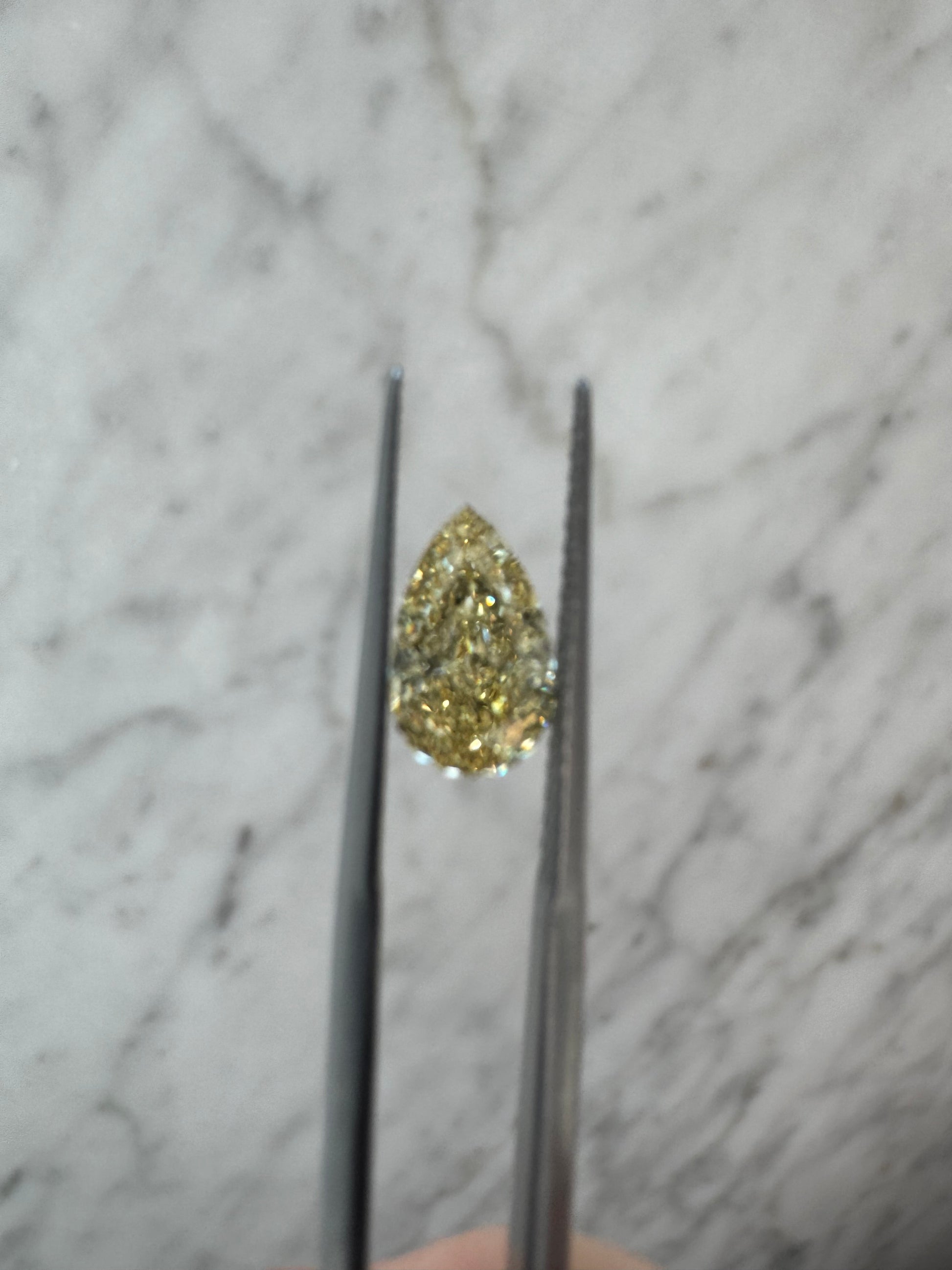 Pear | 1.52ct Fancy Intense Yellow VS2 | IGI Certified 655453386