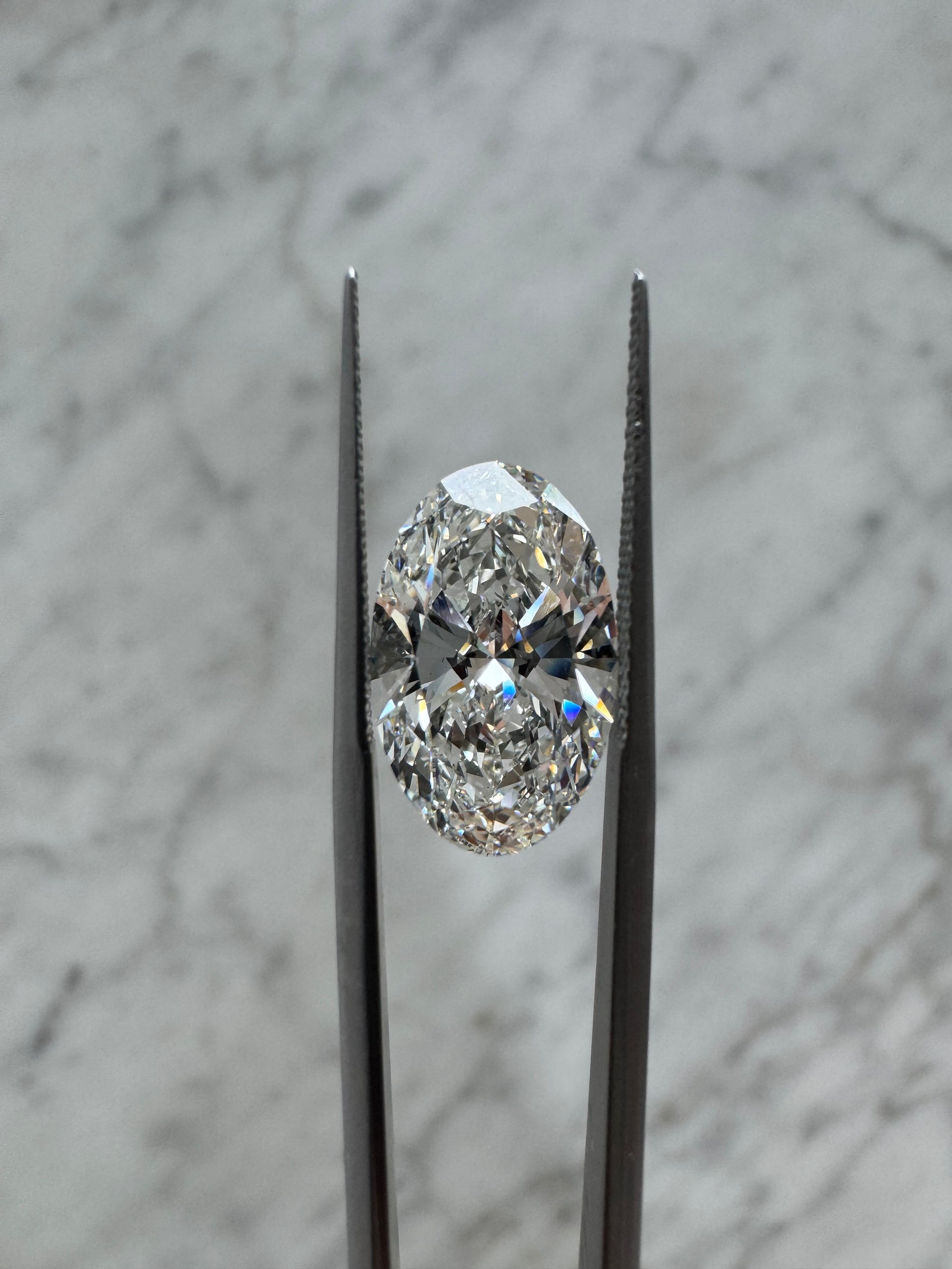 Oval | 5.88ct G VS1 | 1.58 ratio | IGI Certified 610350842