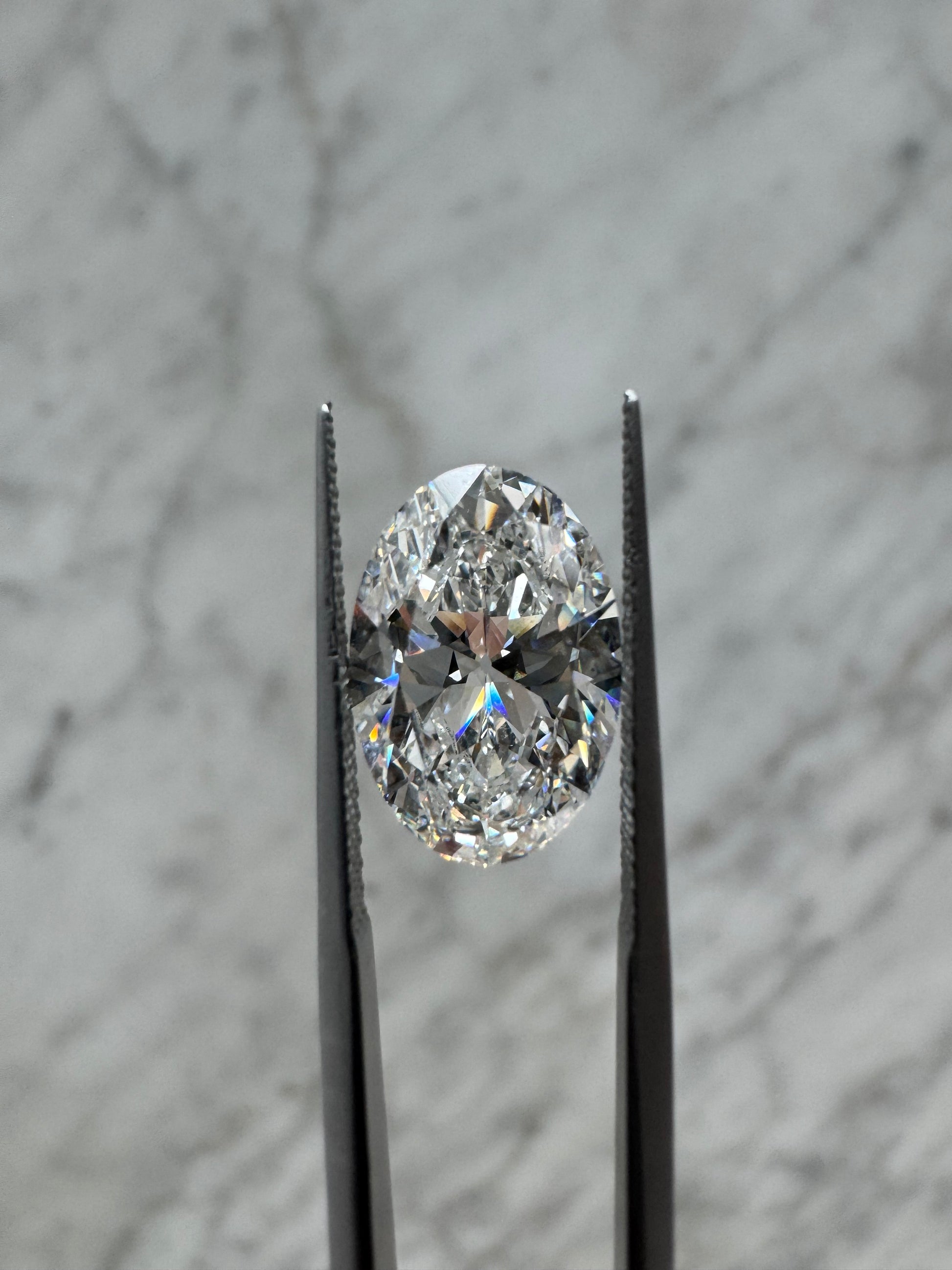 Antique style Oval | 5.18ct E VS1 | 1.49 ratio | IGI Certified 670431276