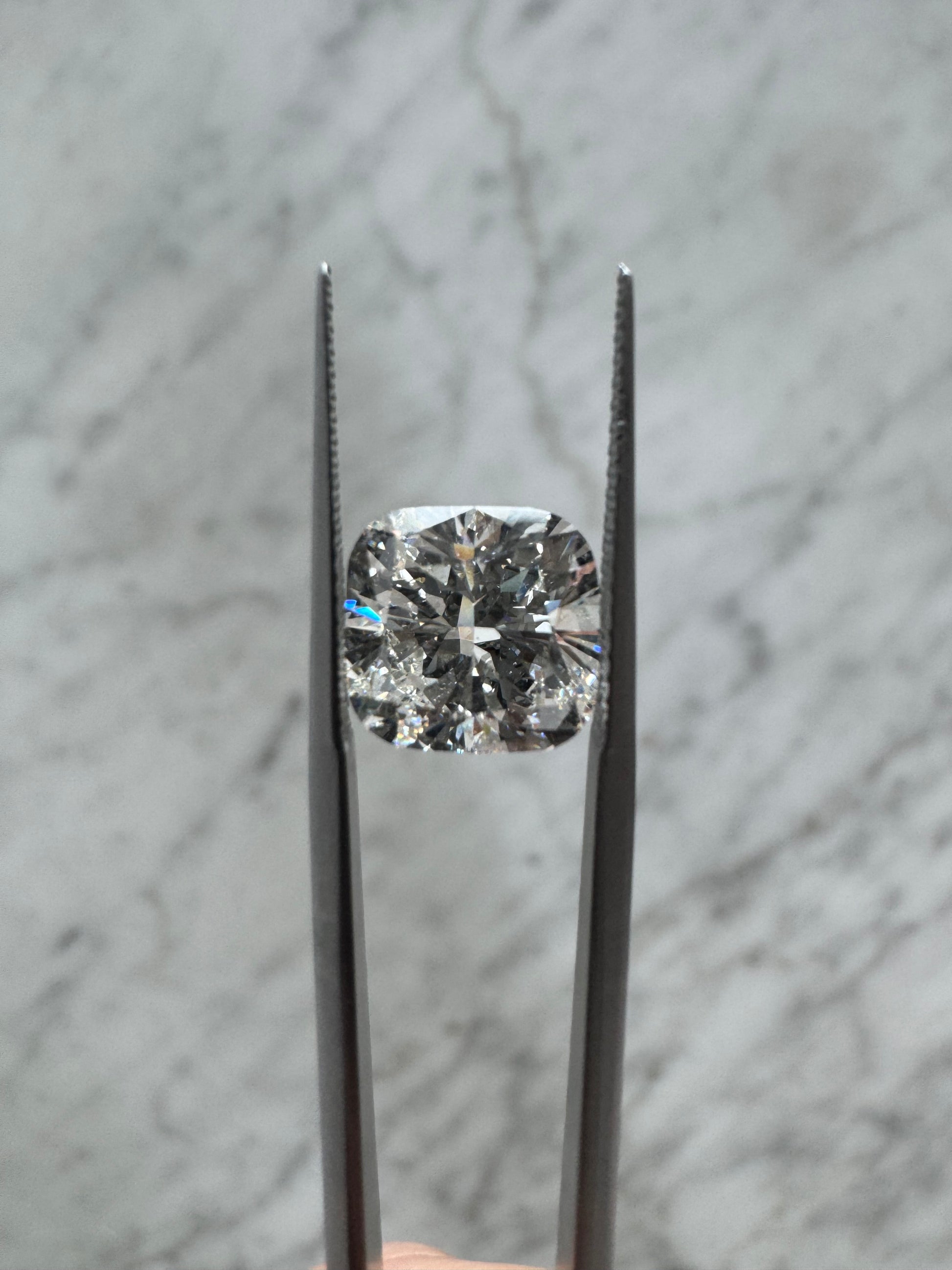 Cushion | 5.01ct G VS1 | 1.02 ratio | IGI Certified 712560744