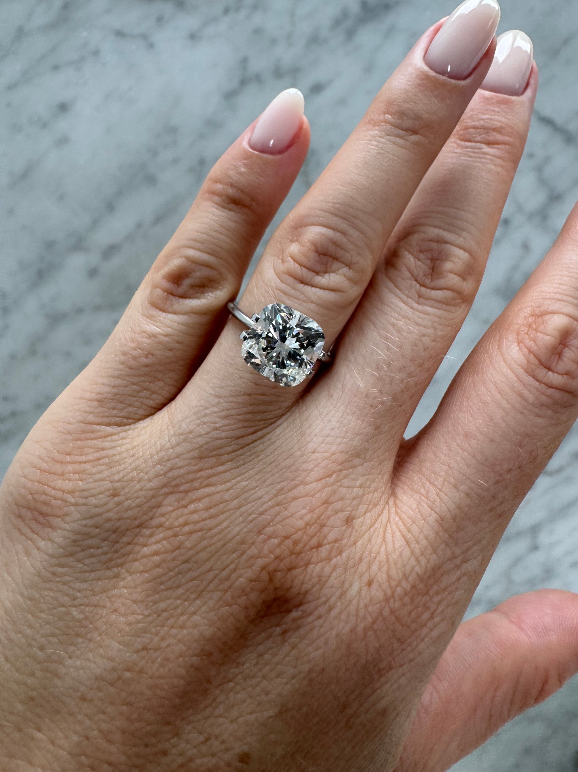 Cushion | 5.01ct G VS1 | 1.02 ratio | IGI Certified 712560744