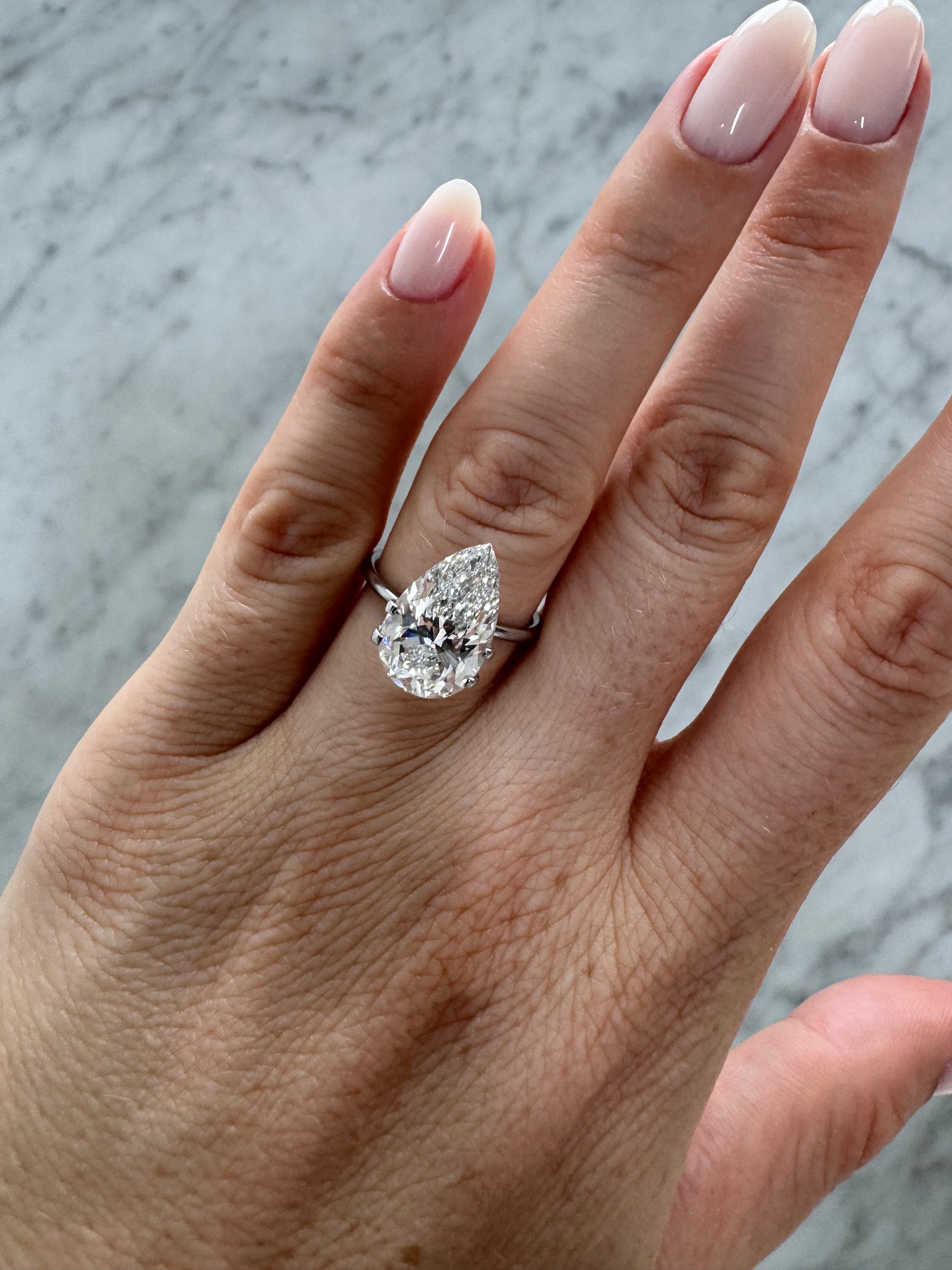 Pear | 5.01ct F VS1 | 1.63 ratio | IGI Certified 720536923