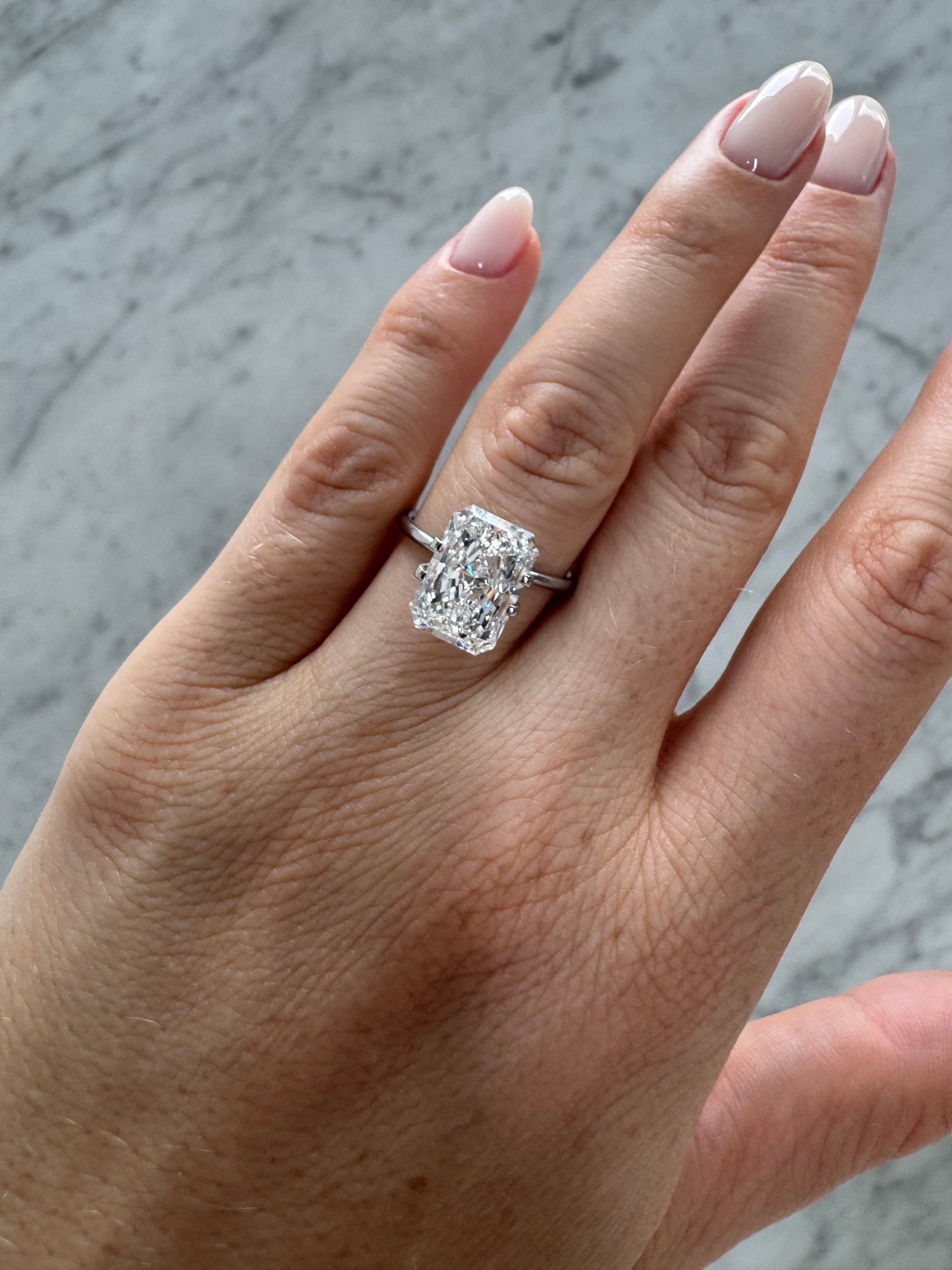 Radiant | 5.01ct E VS2 | 1.43 ratio | IGI Certified 694568279