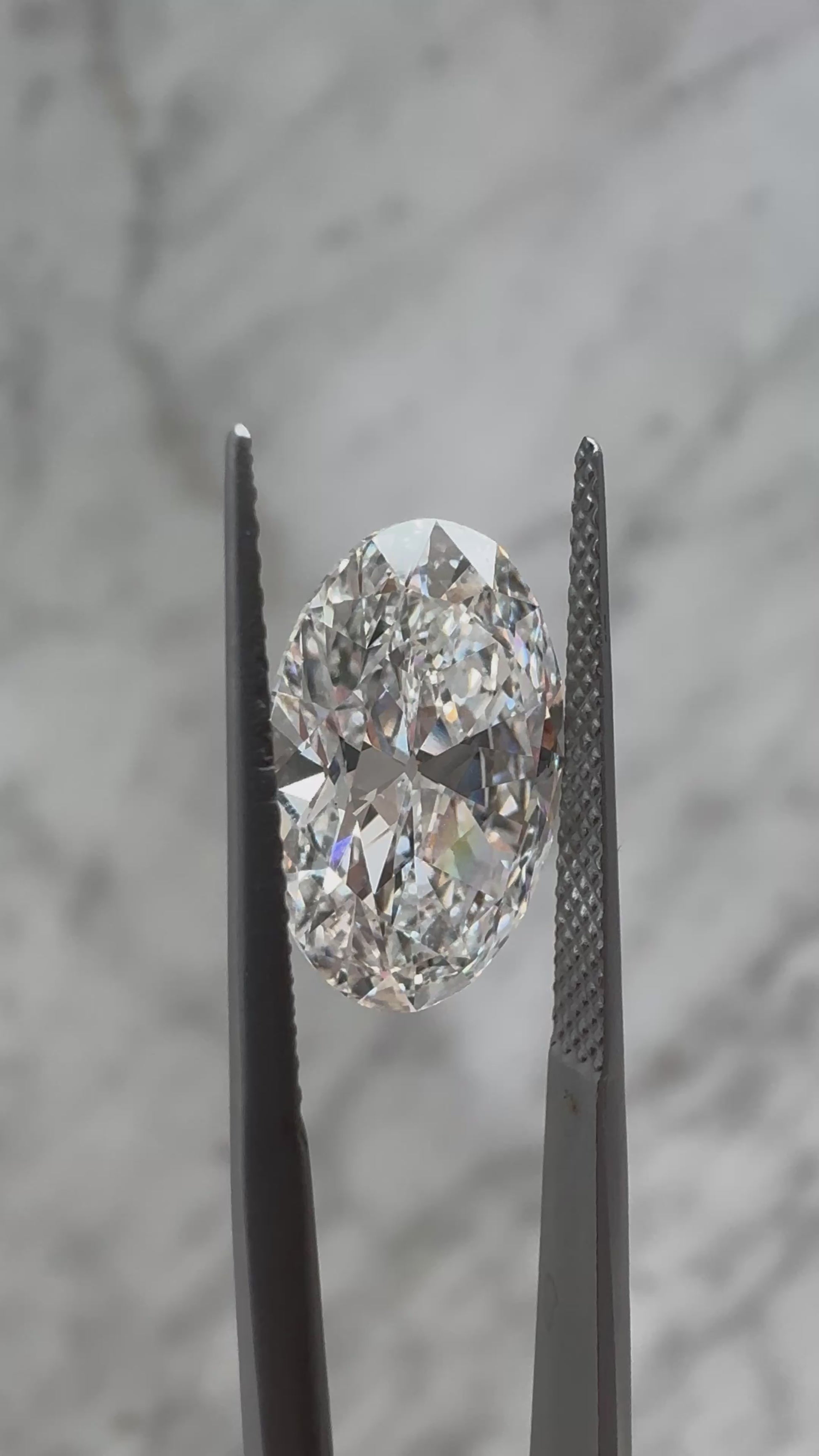 Antique style Oval | 5.18ct E VS1 | 1.49 ratio | IGI Certified 670431276