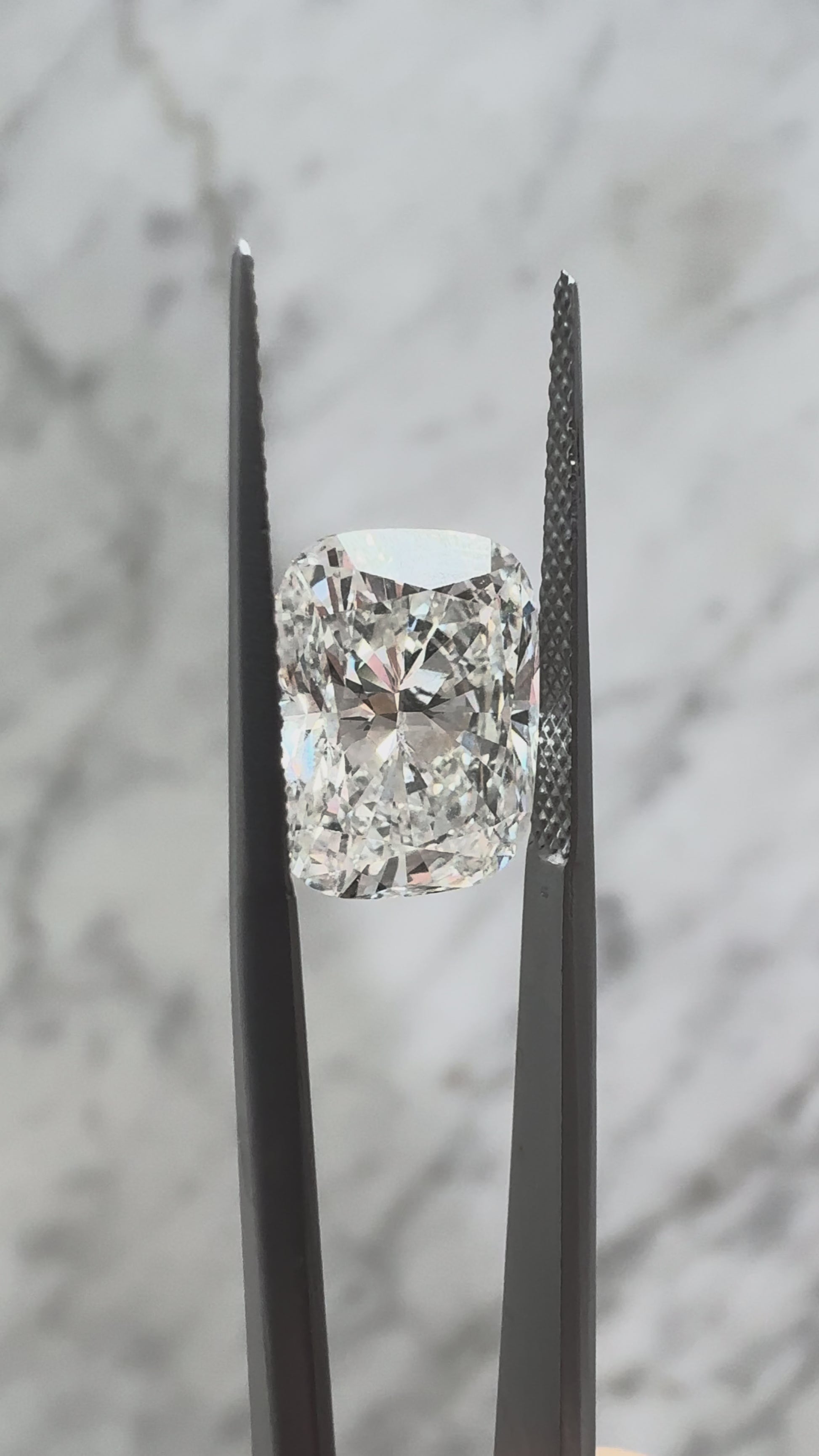Cushion | 5.01ct F VS2 | 1.27 ratio | IGI Certified 712557665