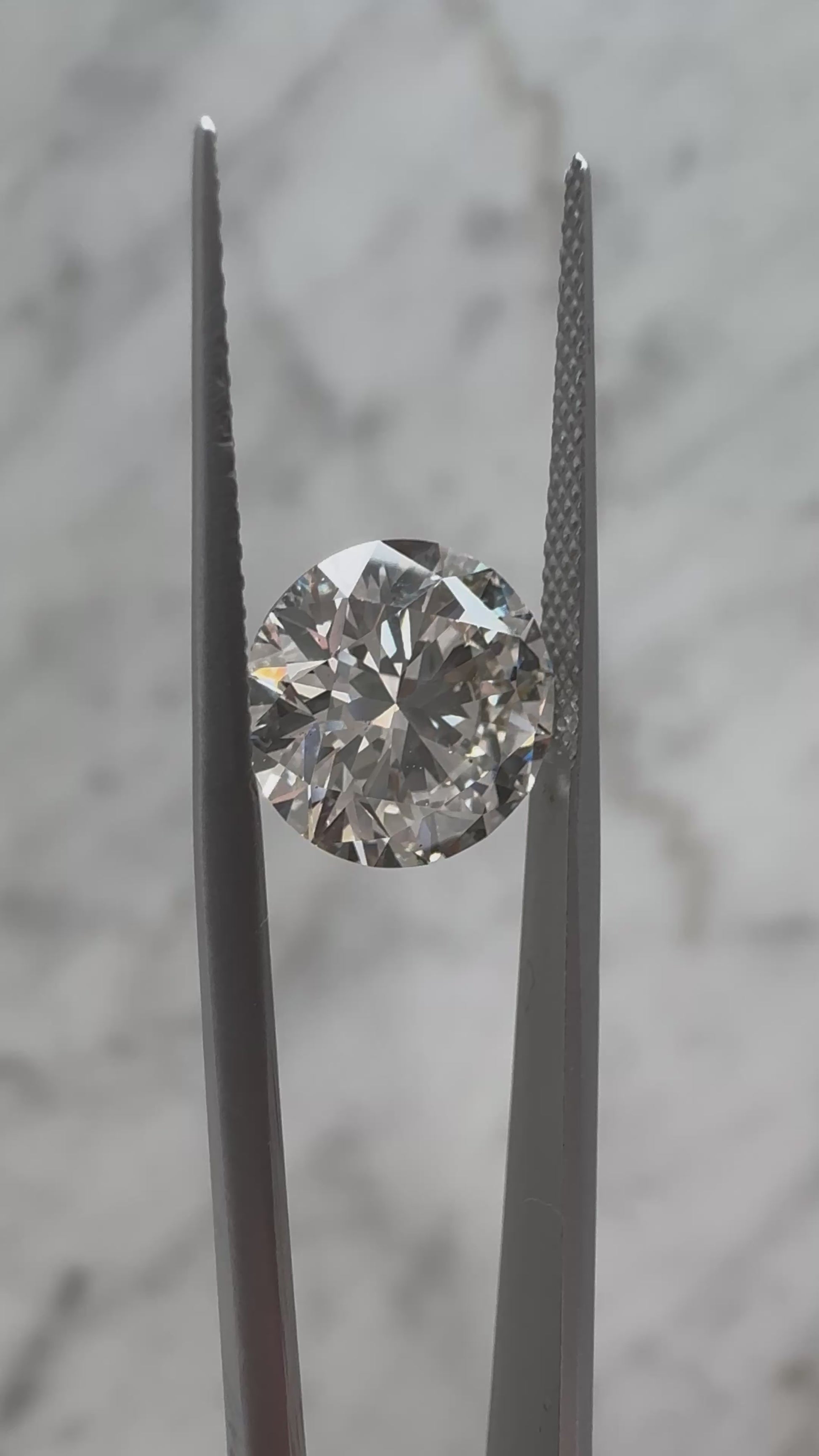 Round | 4.01ct I VS1 | Non-certified*
