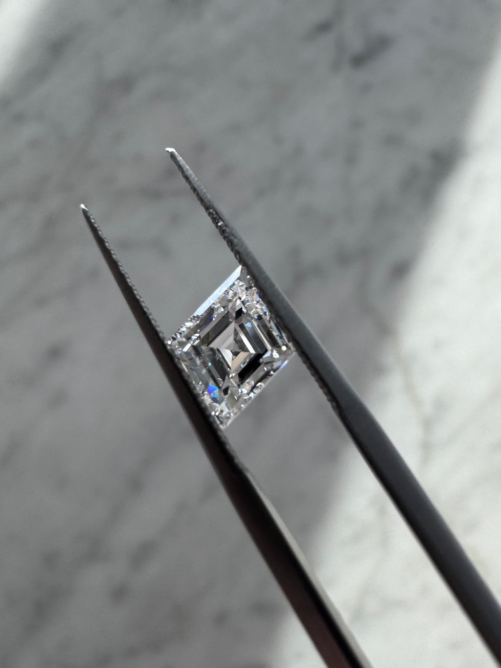 Lozenge Step Cut | 1.35ct E VS1 | 1.28 ratio | IGI Certified LG786670791