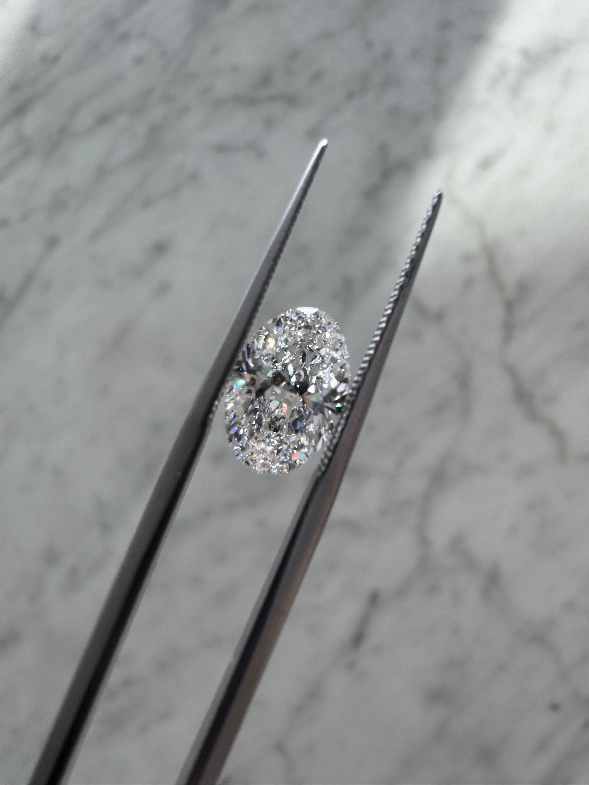 Oval | 2.02ct VVS2 E | 1.49 ratio | IGI Certified 794643073