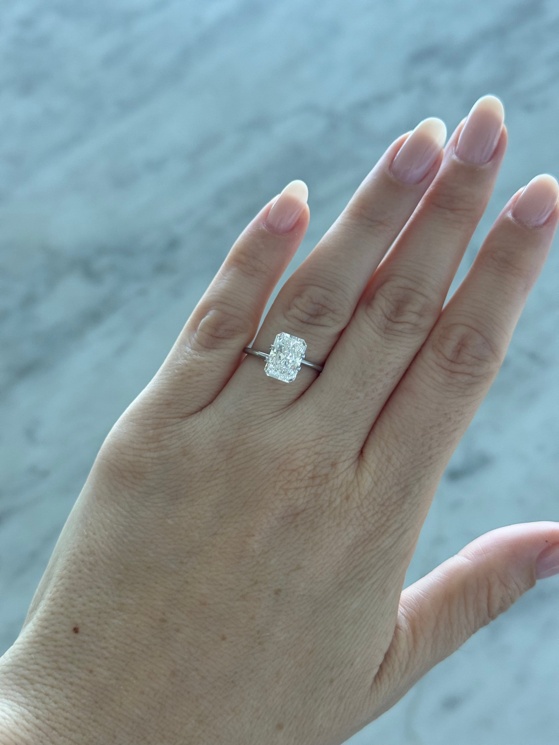 Radiant | 3.09ct E VS2 | 1.43 ratio | IGI Certified LG760533286