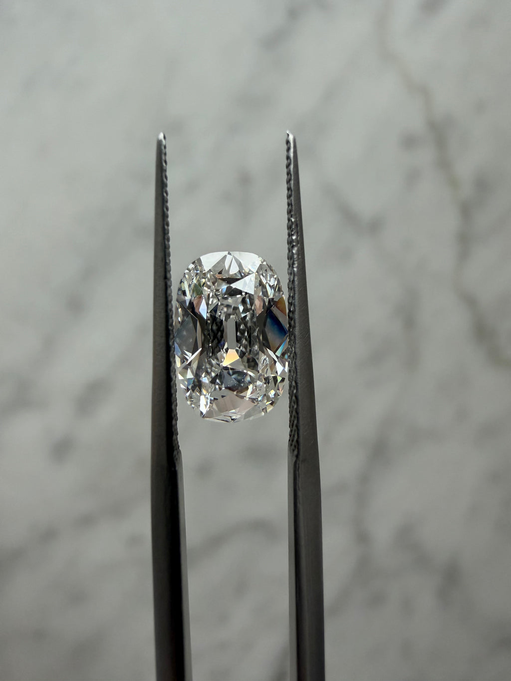 Old Mine Cushion | 2.02ct E VS1 | 1.5 ratio | LG743548631 | OM202