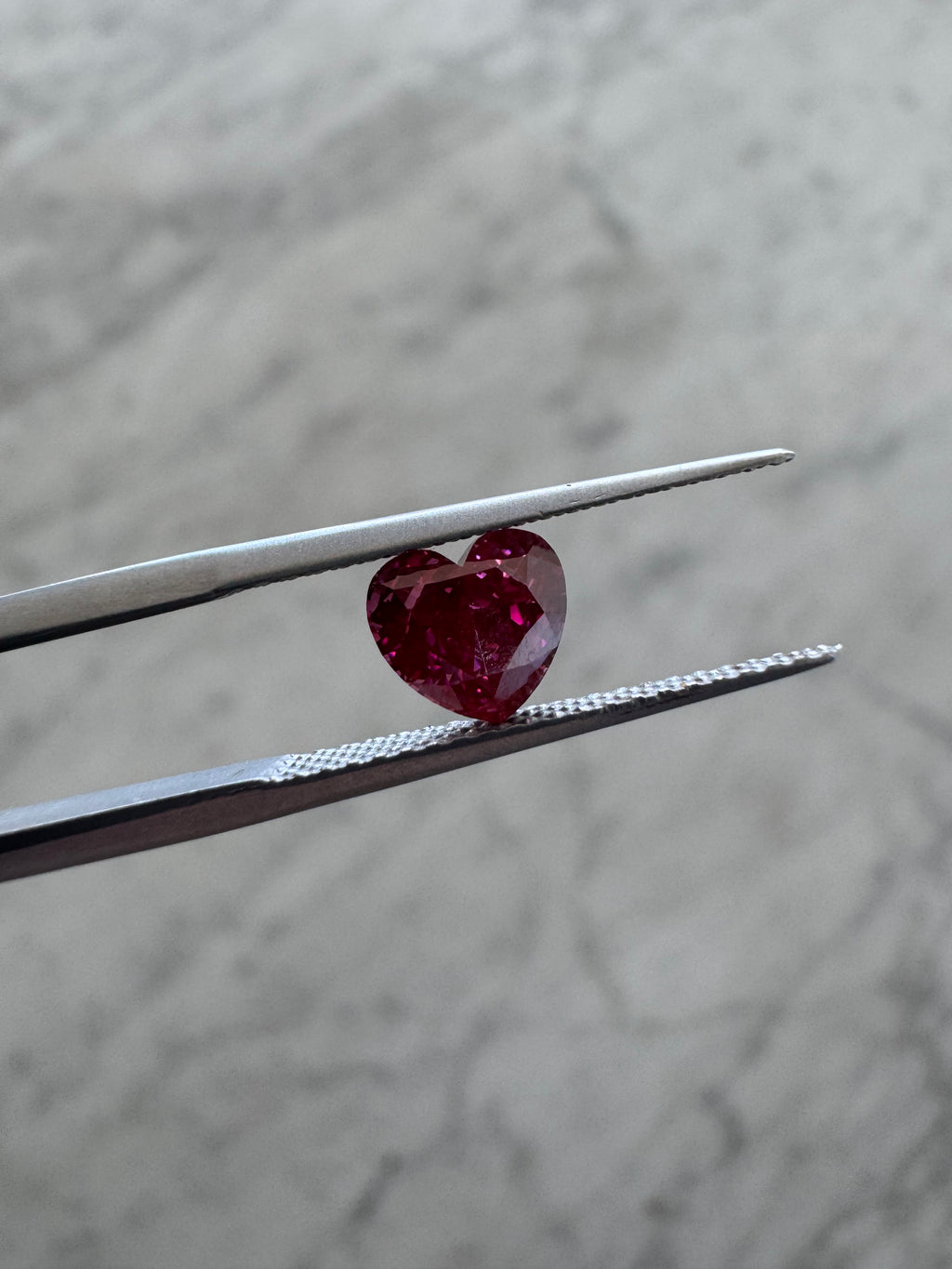 Heart | 1.01ct Fancy Deep Pink VS1 | IGI Certified 816666608