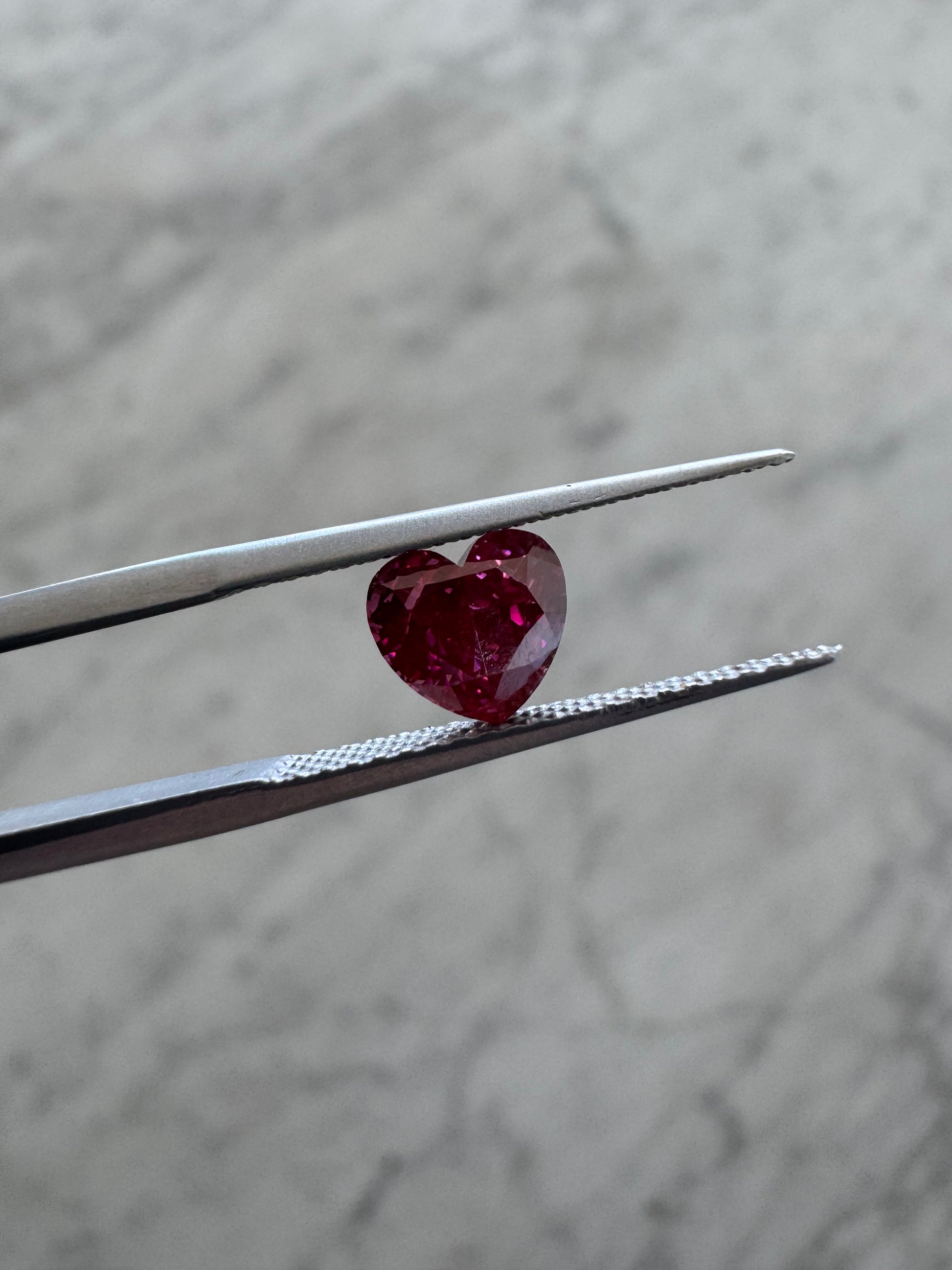 Heart | 1.01ct Fancy Deep Pink VS1 | IGI Certified 816666608