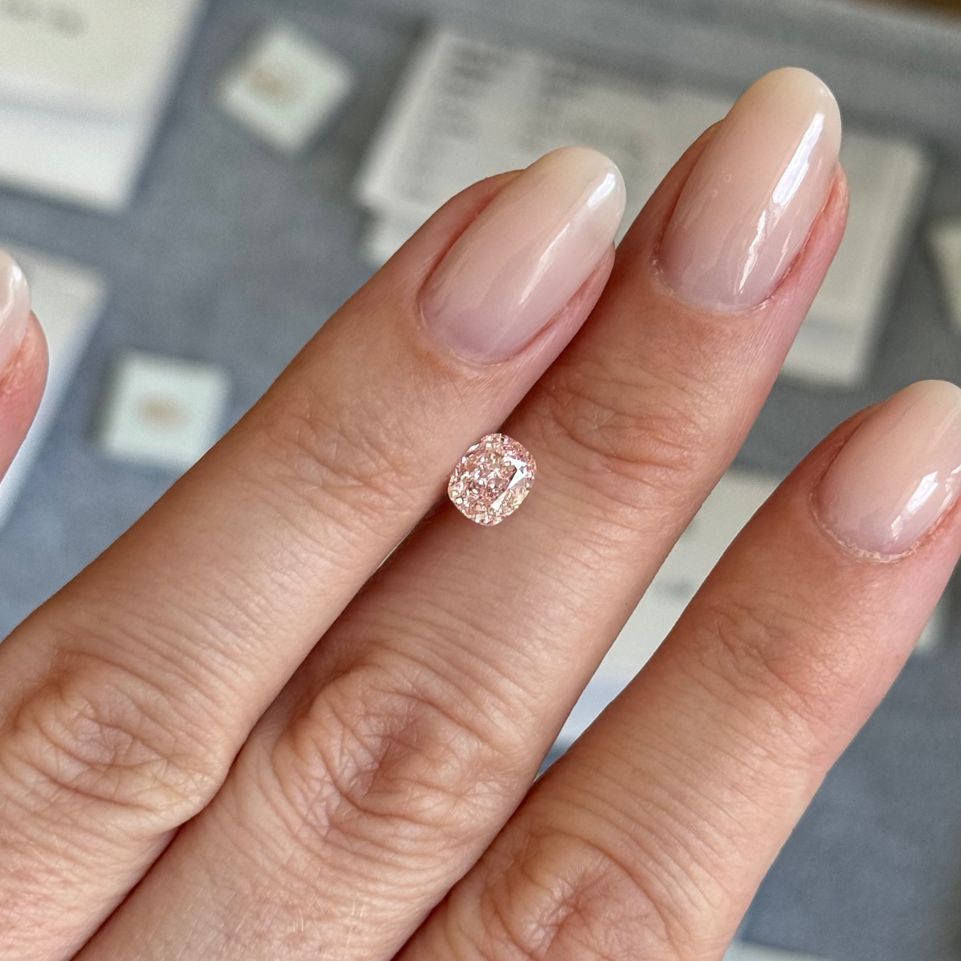 Cushion | 1.04ct Fancy Intense Pink VVS2 | 1.22 ratio | IGI Certified 626491933