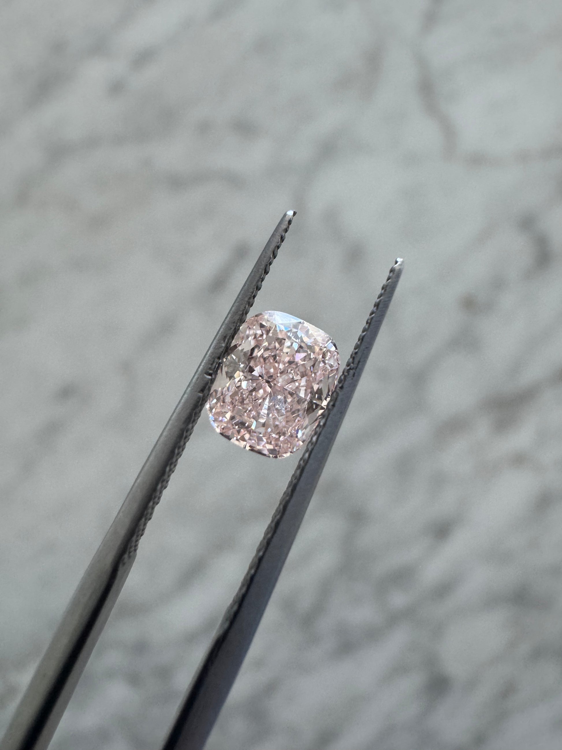 Cushion | 1.04ct Fancy Pink VS1 | 1.23 ratio | IGI Certified 628439931