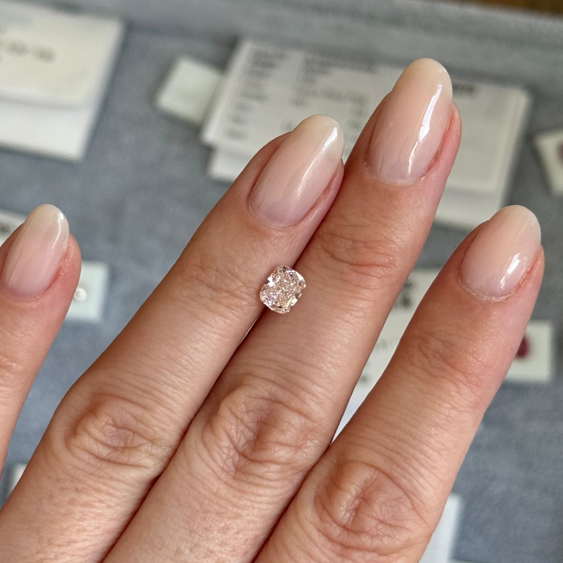 Cushion | 1.03ct Fancy Intense Pink VVS2 | 1.21 ratio | IGI Certified 627487290