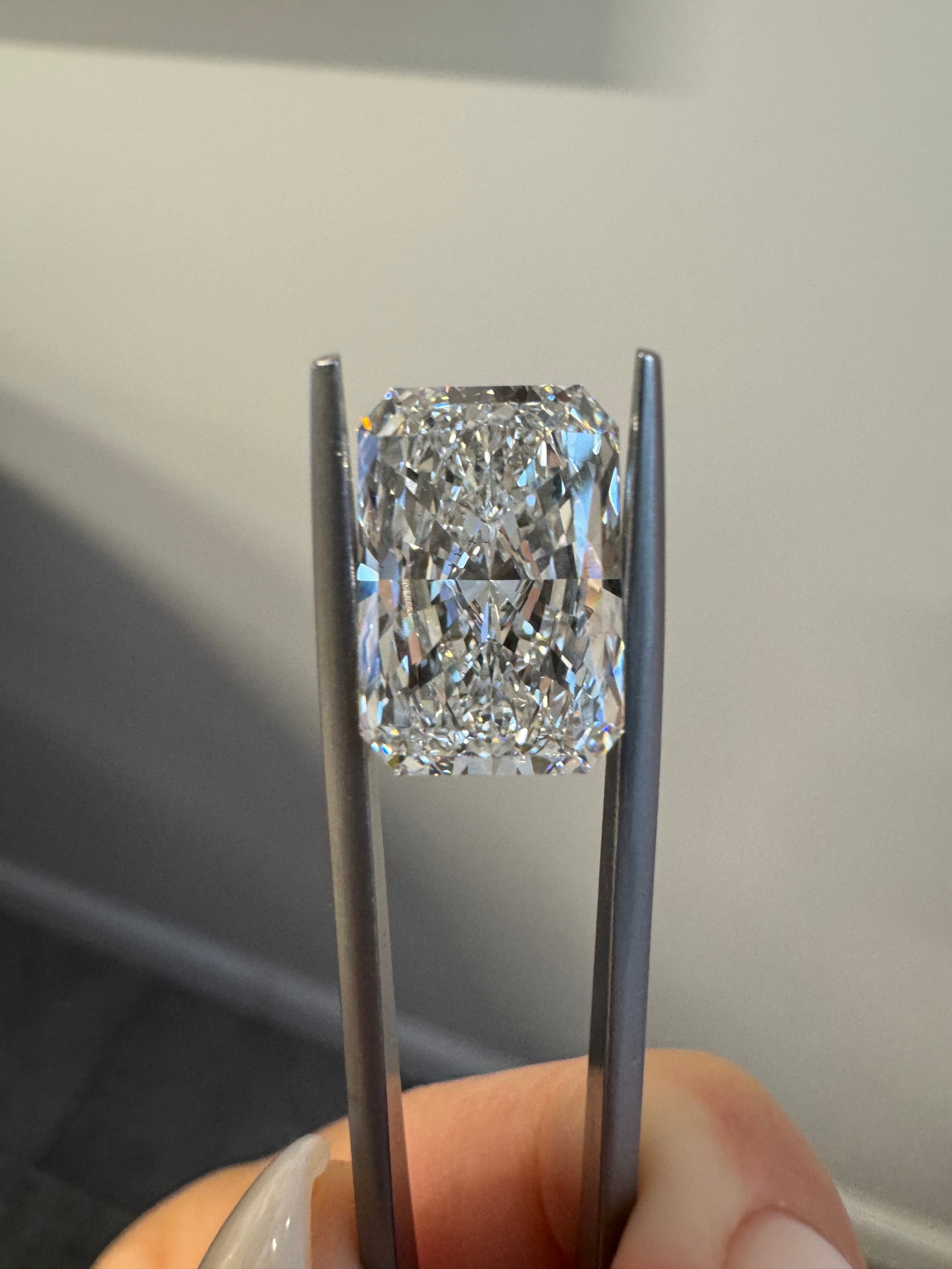 Radiant | 7.24ct G VS2 | 1.48 ratio | IGI Certified
