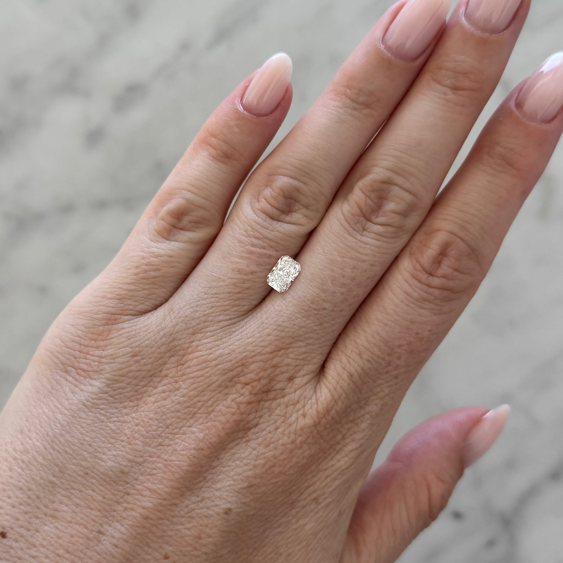 Radiant | 1.08ct E VVS2 | 1.47 ratio | IGI Certified 700570773