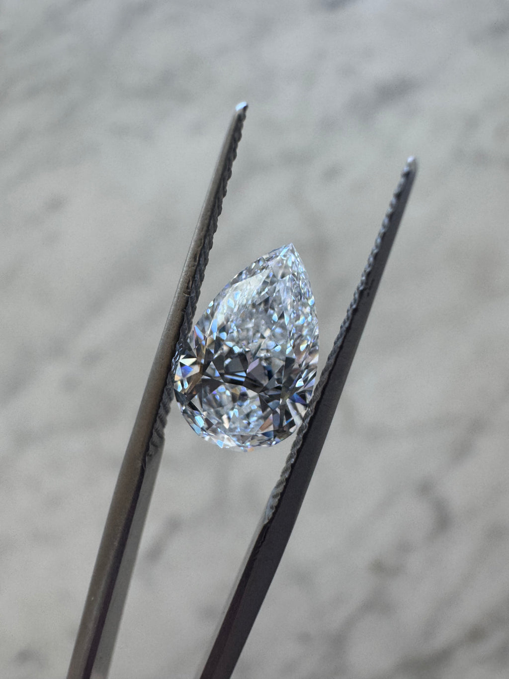 Pear | 2.01ct E VVS2 | 1.68 ratio | IGI Certified 782614839
