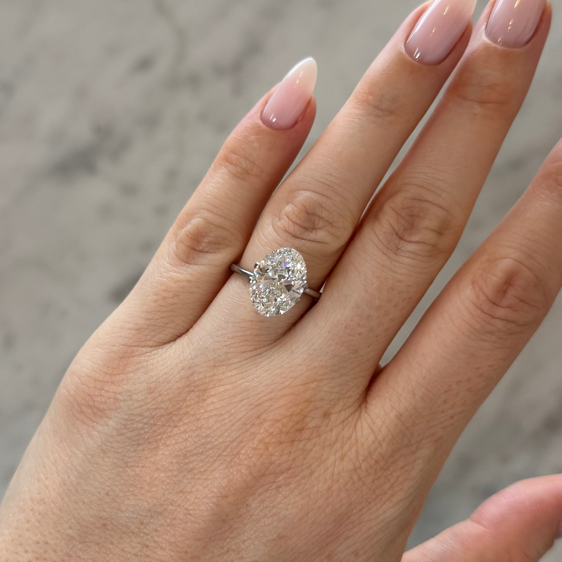 Oval | 5.01ct F VS1 | 1.40 ratio | IGI Certified 597355360