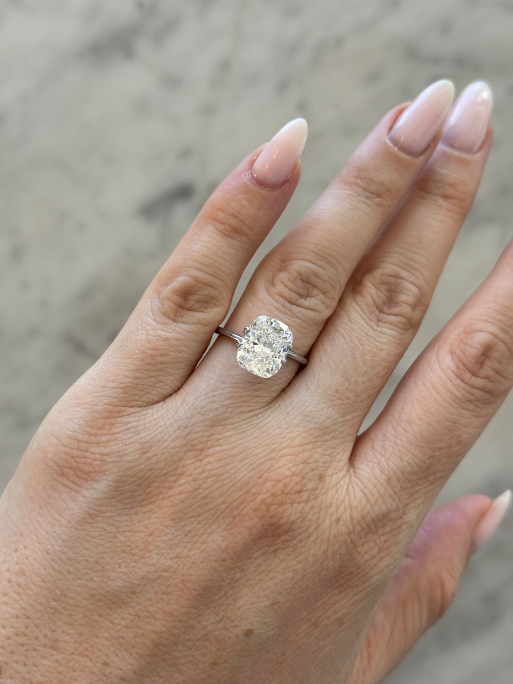 Cushion | 4.51ct F VS1 | 1.25 ratio | IGI Certified 642441947