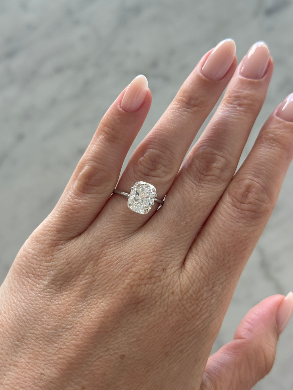 Cushion | 4.02ct F VS1 | 1.24 ratio | IGI Certified 642490703