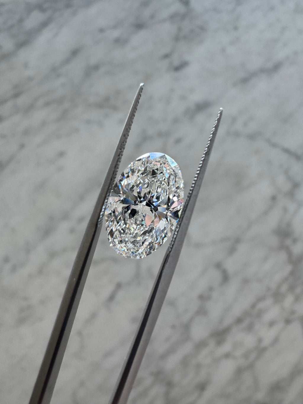 Oval | 4.77ct F VS1 | 1.51 ratio | IGI Certified 767601703