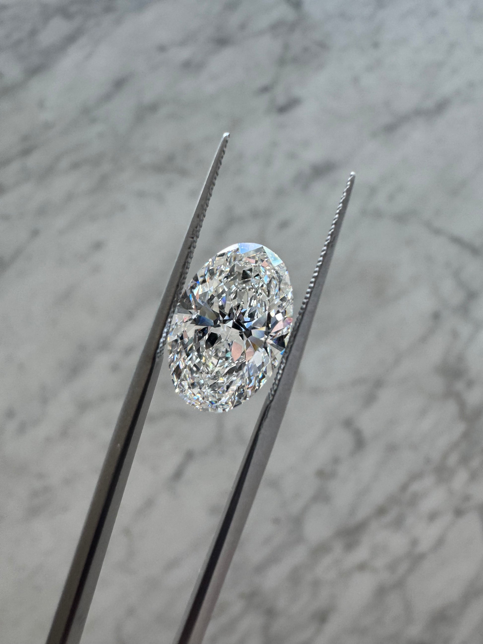 Oval | 4.77ct F VS1 | 1.51 ratio | IGI Certified 767601703