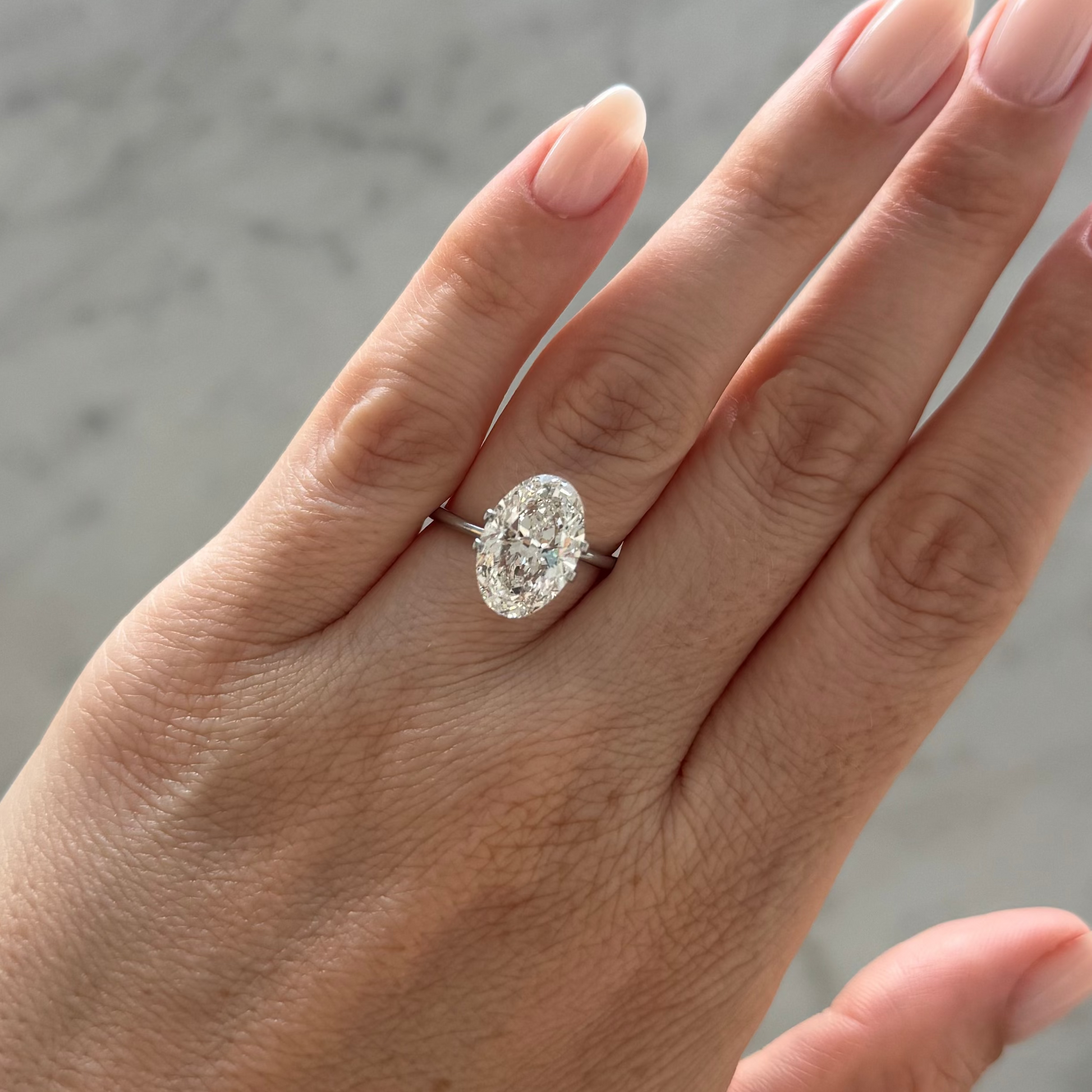 Oval | 4.77ct F VS1 | 1.51 ratio | IGI Certified 767601703