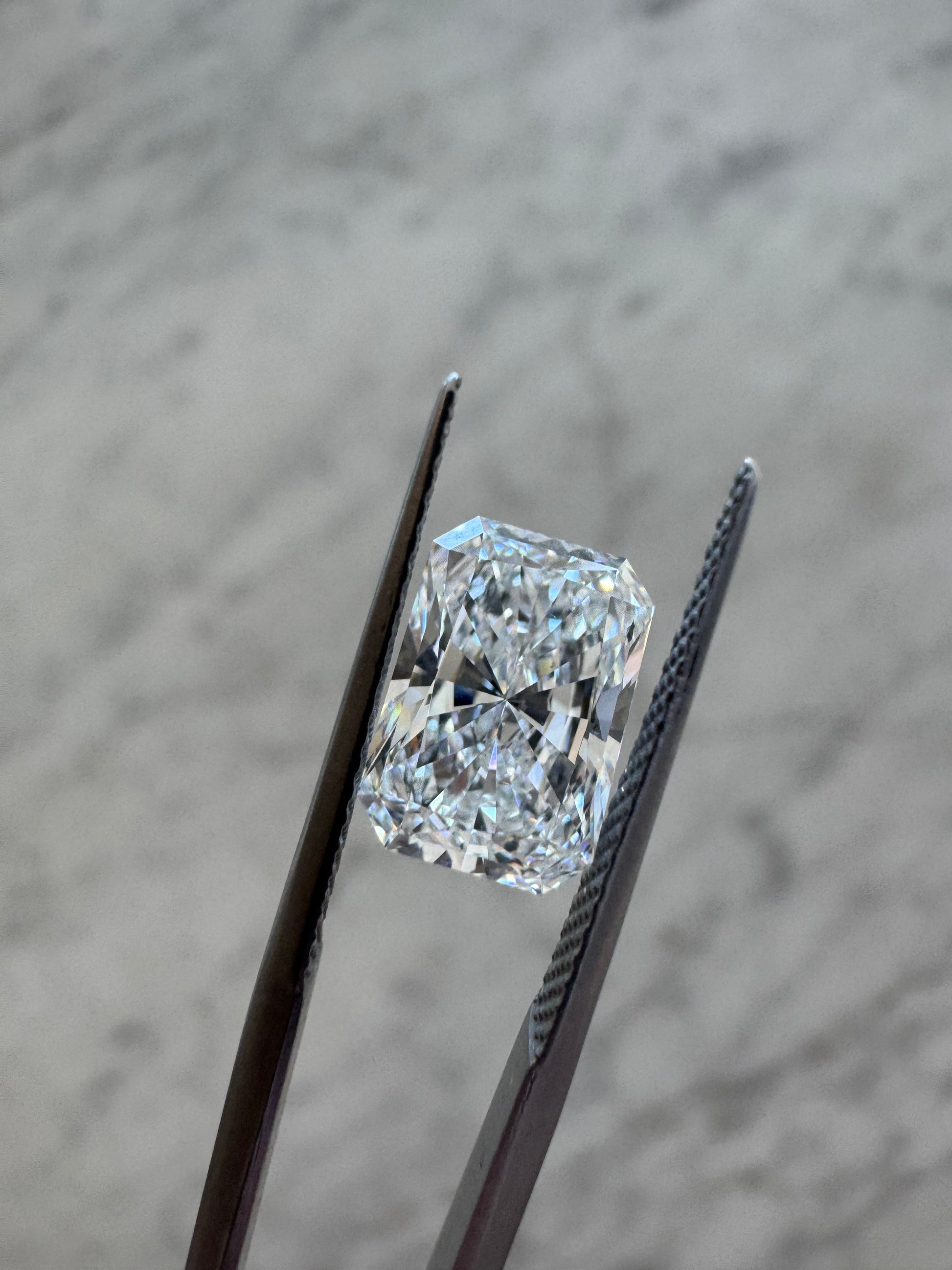 Radiant | 3.06ct D VS1 | 1.46 ratio | IGI Certified LG761520694
