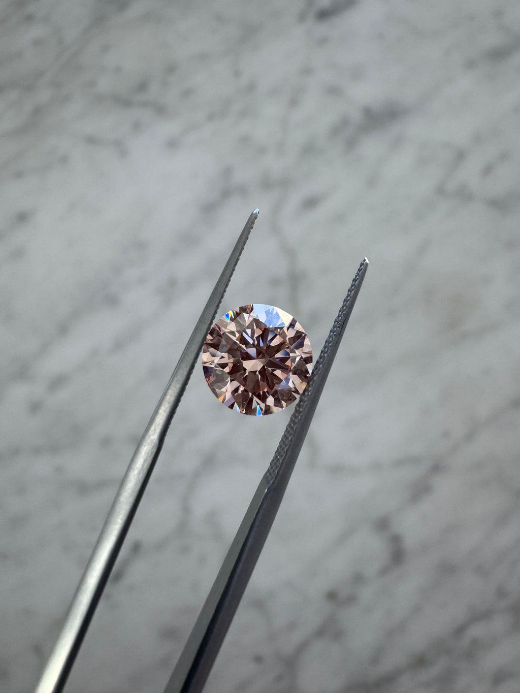 Round | 2.21ct Fancy Intense Pink VS1 | IGI Certified 690508679