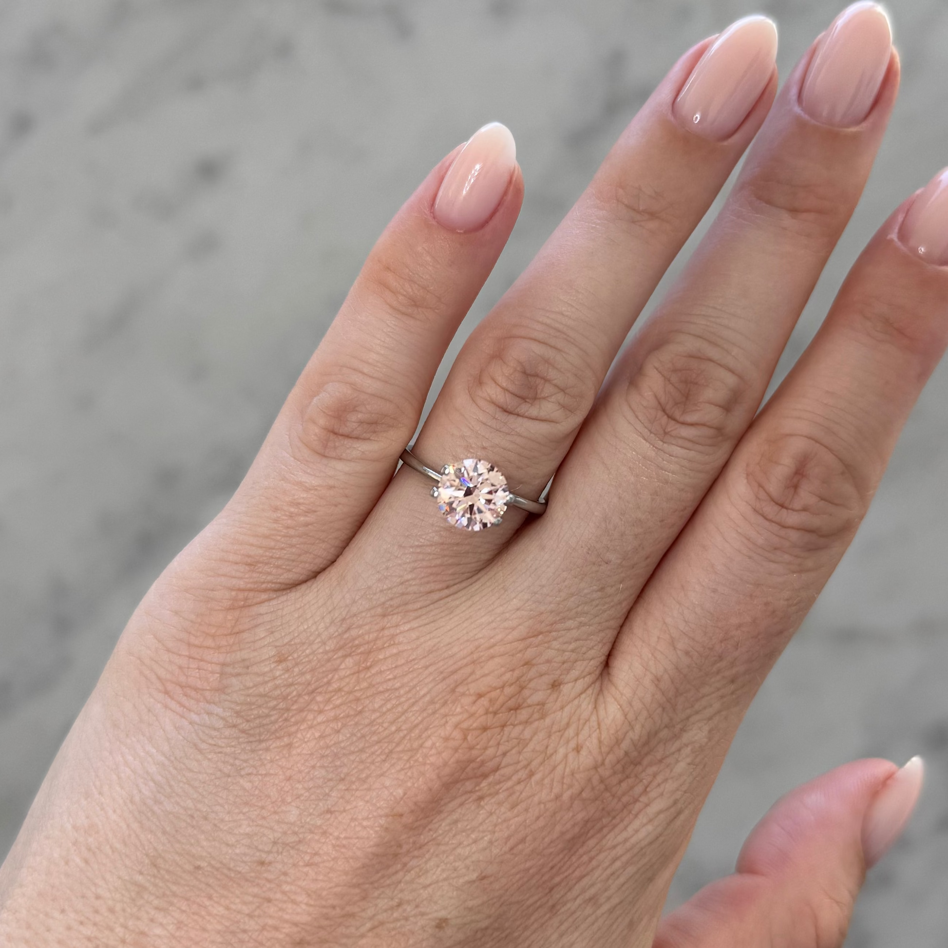 Round | 2.21ct Fancy Intense Pink VS1 | IGI Certified 690508679