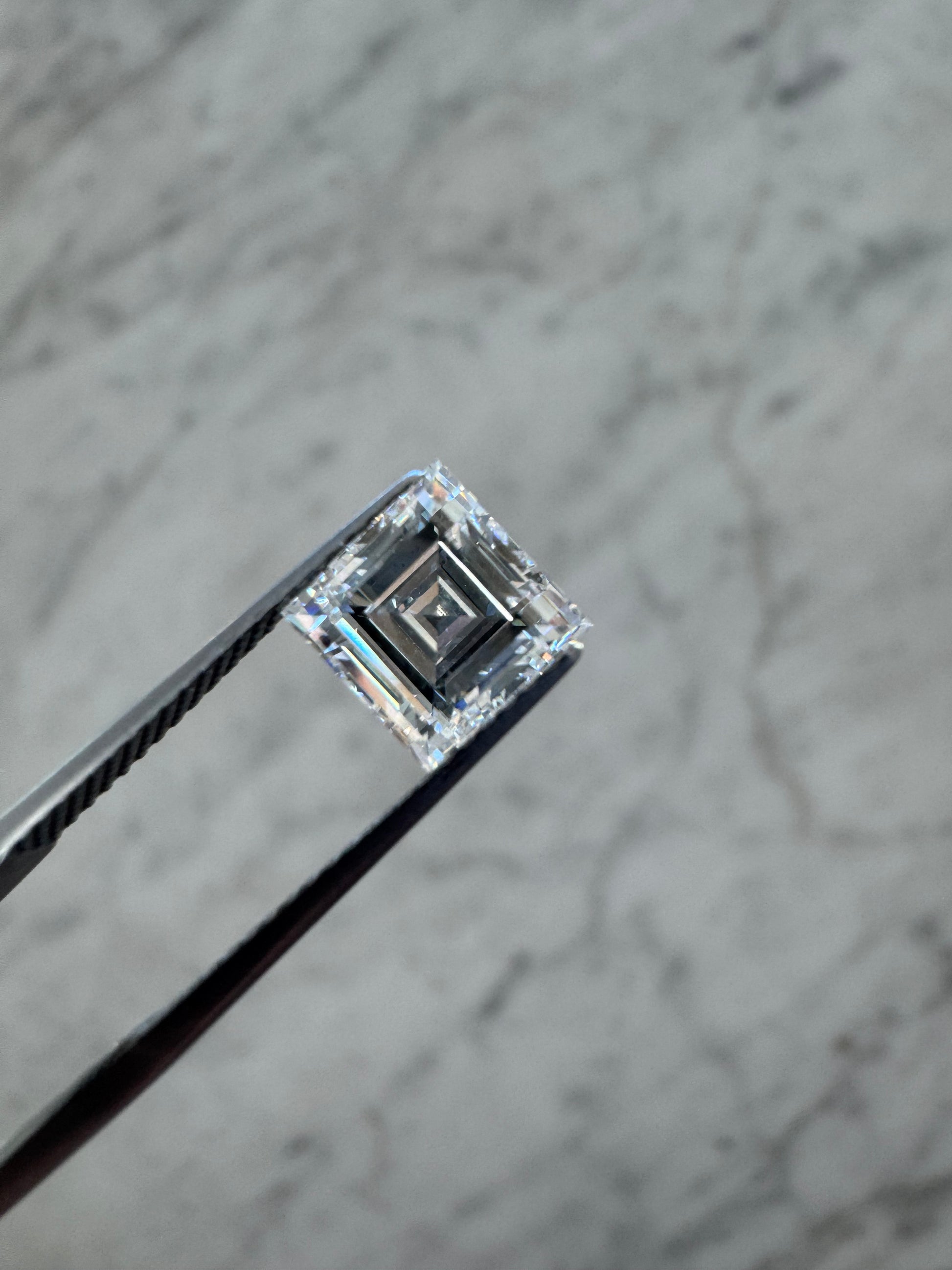 Asscher | 2.10ct D VVS2  | IGI Certified LG695520948