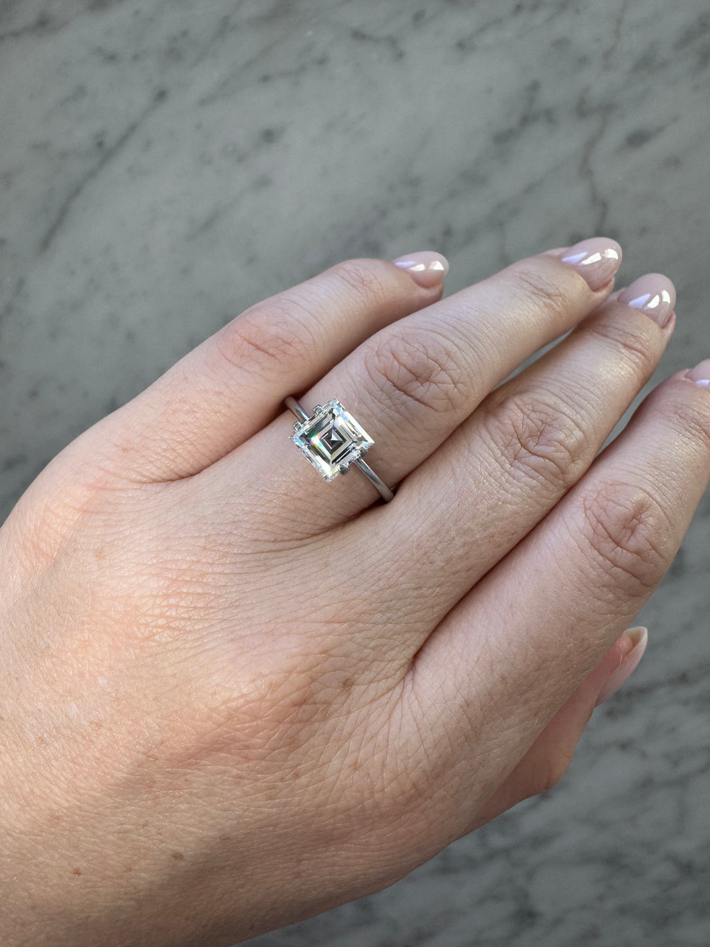 Asscher | 2.10ct D VVS2  | IGI Certified LG695520948