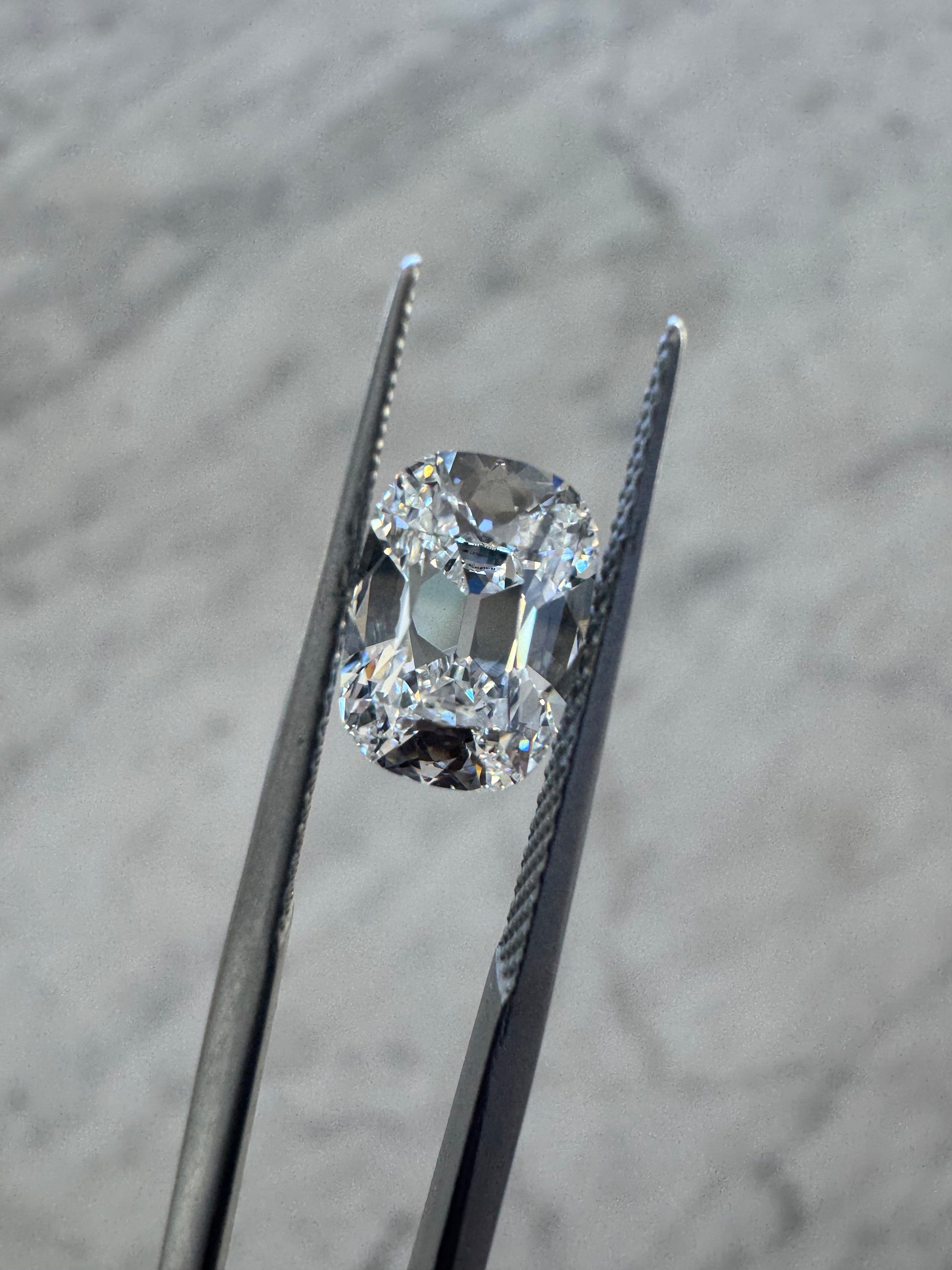 Old Mine Cut | 2.01ct E VVS2 | 1.43 ratio | IGI Certified LG792635766