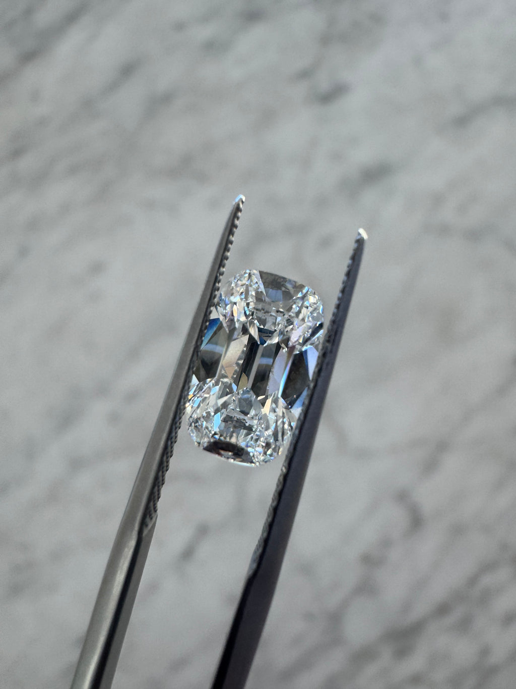 Old Mine Cut | 2.01ct F VS1 | 1.68 ratio | IGI Certified LG774601055