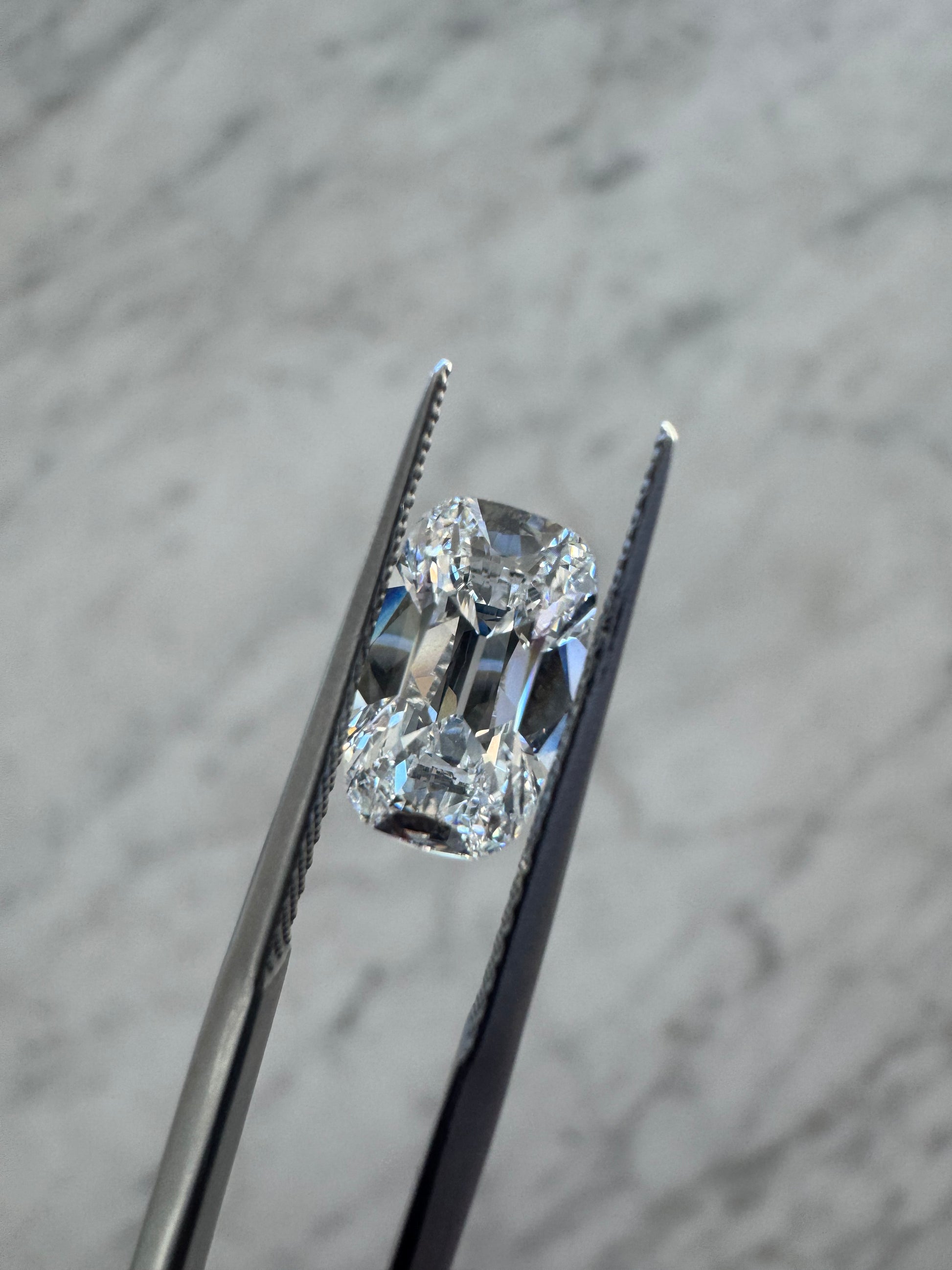 Old Mine Cut | 2.01ct F VS1 | 1.68 ratio | IGI Certified LG774601055