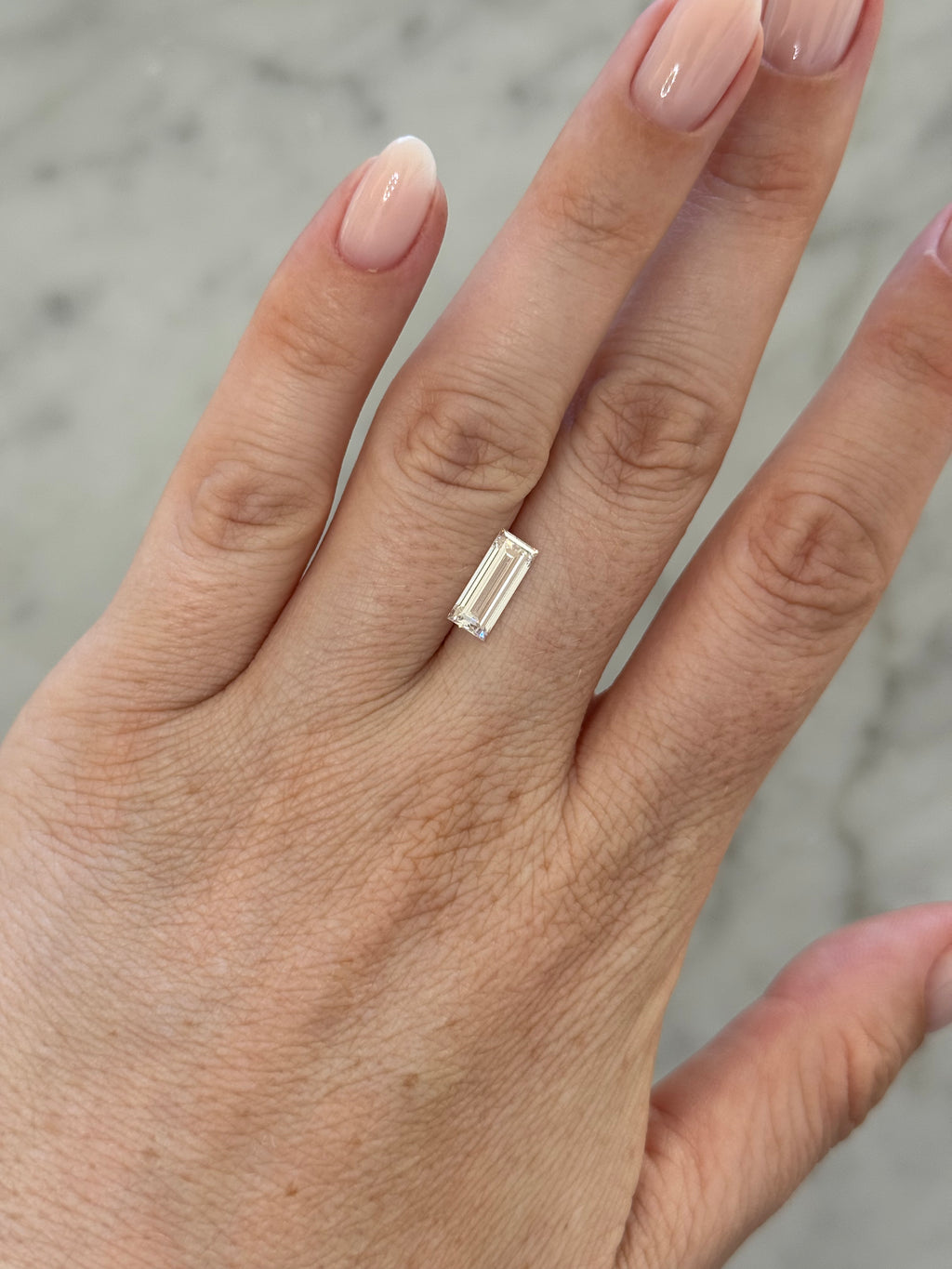Baguette | 1.81ct F VVS2 | 2.40 ratio | IGI Certified LG750568795