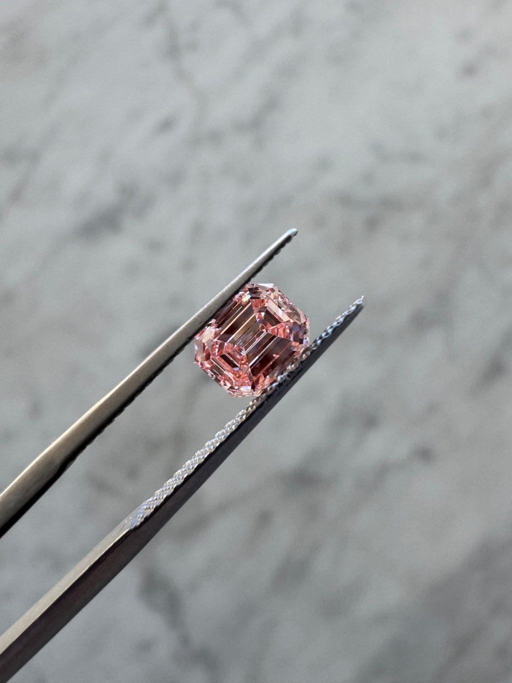 Emerald | 0.86ct Fancy Intense Pink VS3 | 1.26 ratio | IGI Certified 640442441