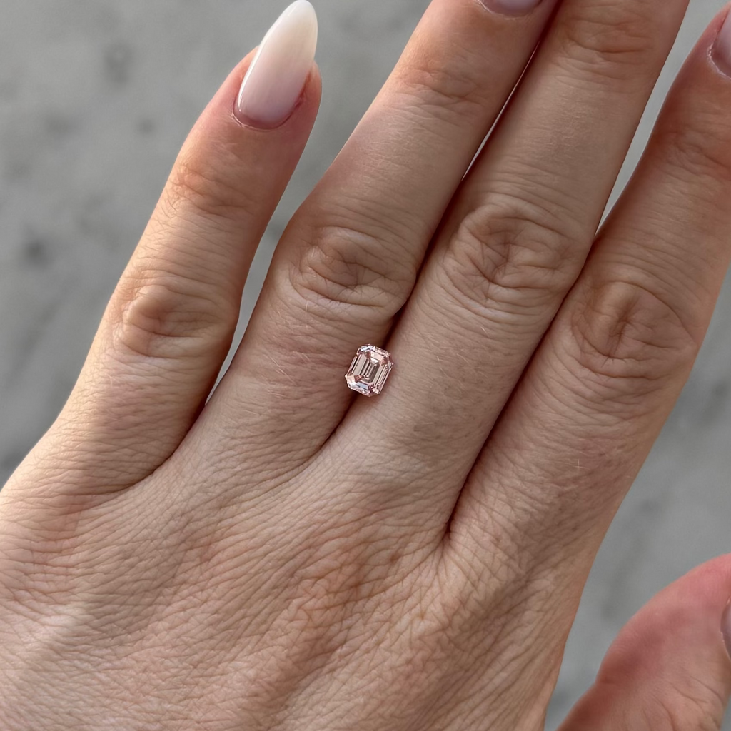 Emerald | 0.86ct Fancy Intense Pink VS3 | 1.26 ratio | IGI Certified 640442441