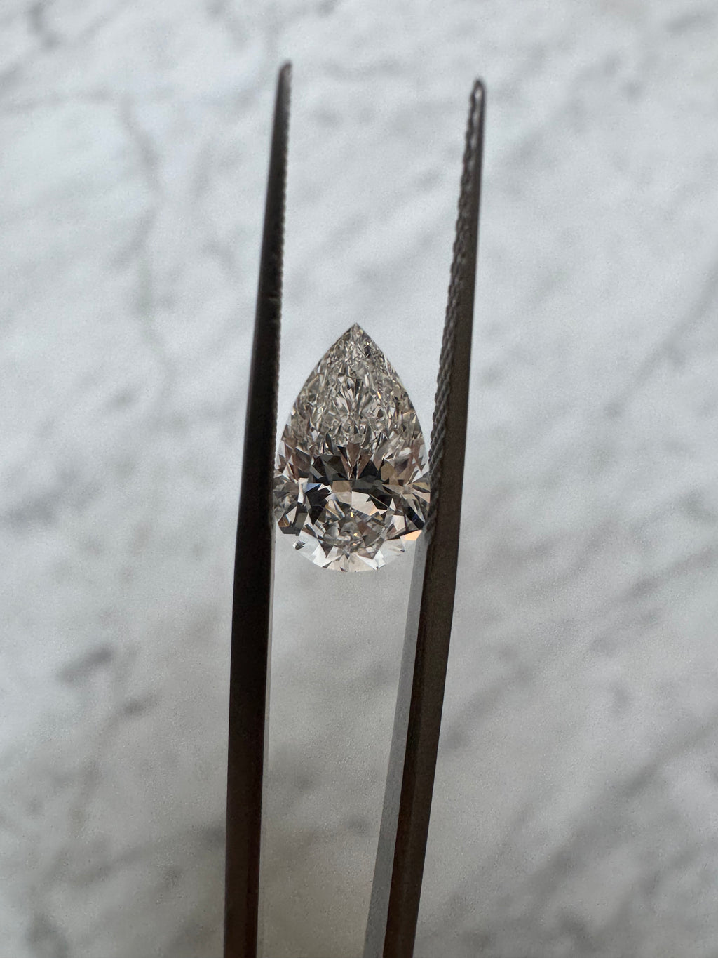 Pear | 2.01ct E VS1 | 1.62 ratio | IGI Certified 762515089