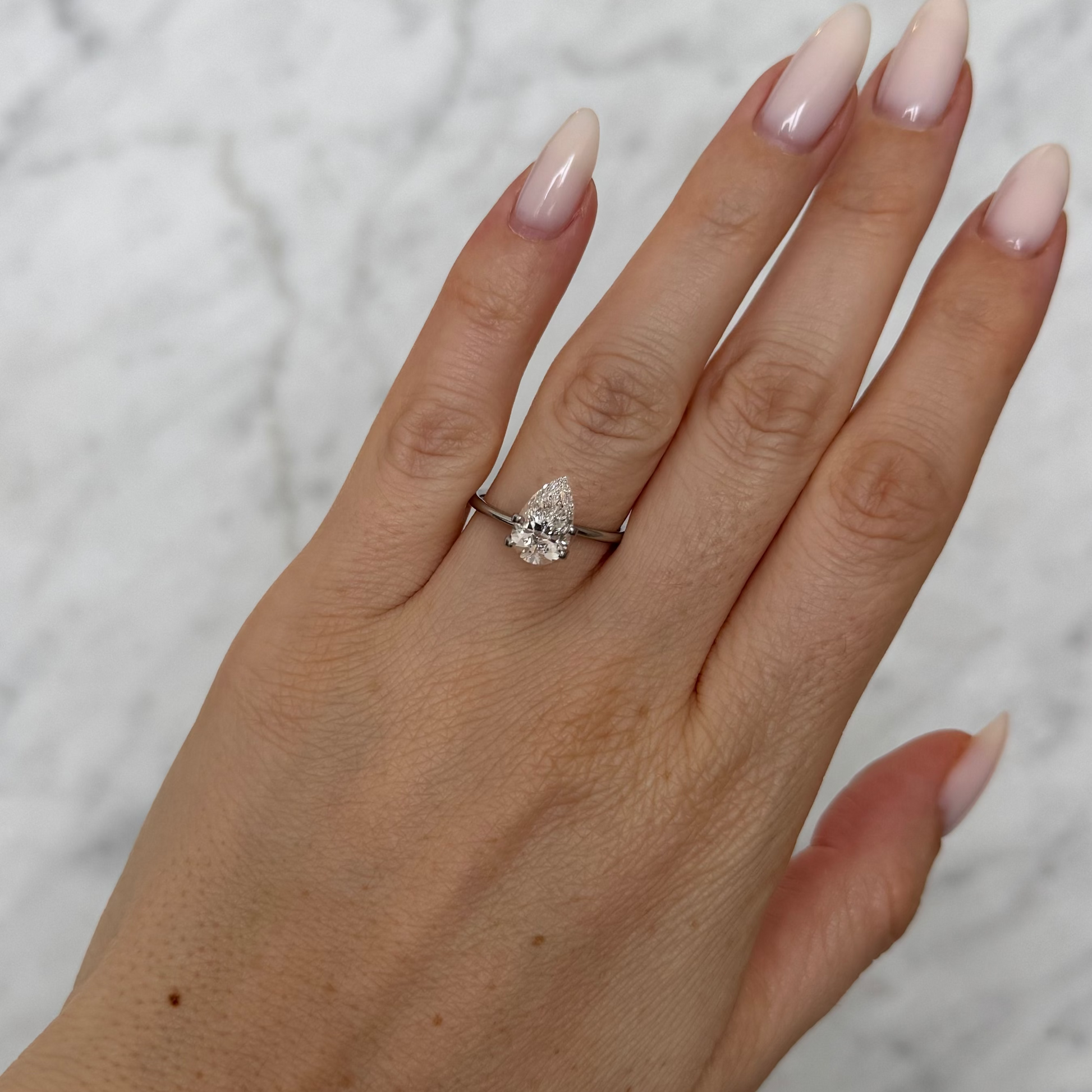 Pear | 2.01ct E VS1 | 1.62 ratio | IGI Certified 762515089