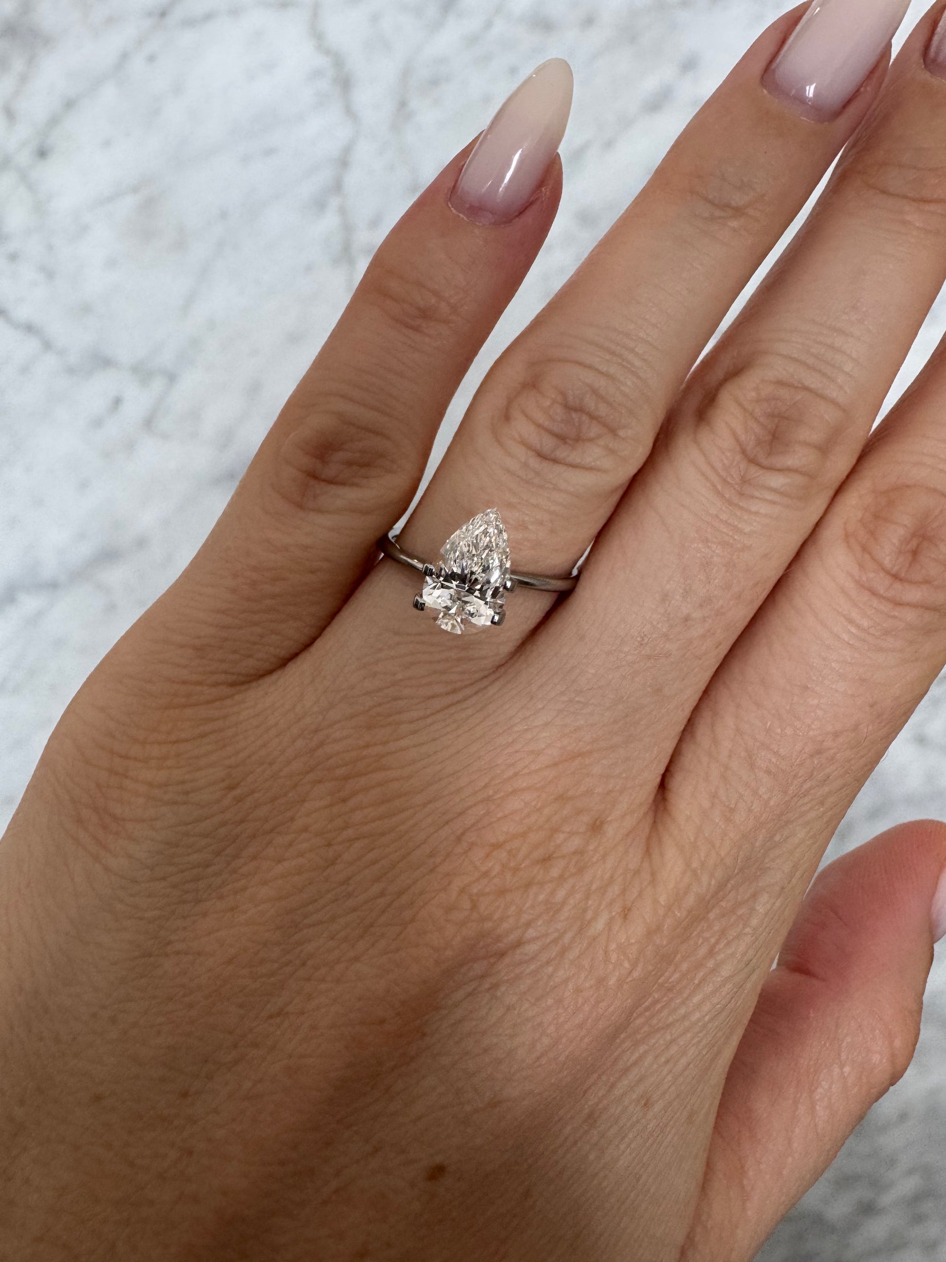 Pear | 2.01ct E VS1 | 1.62 ratio | IGI Certified 762515089