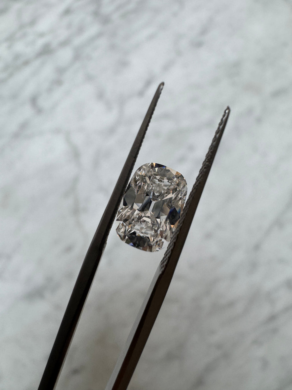 Old Mine Cushion | 2.06ct D VVS2 | 1.43 ratio | IGI Certified 764673693