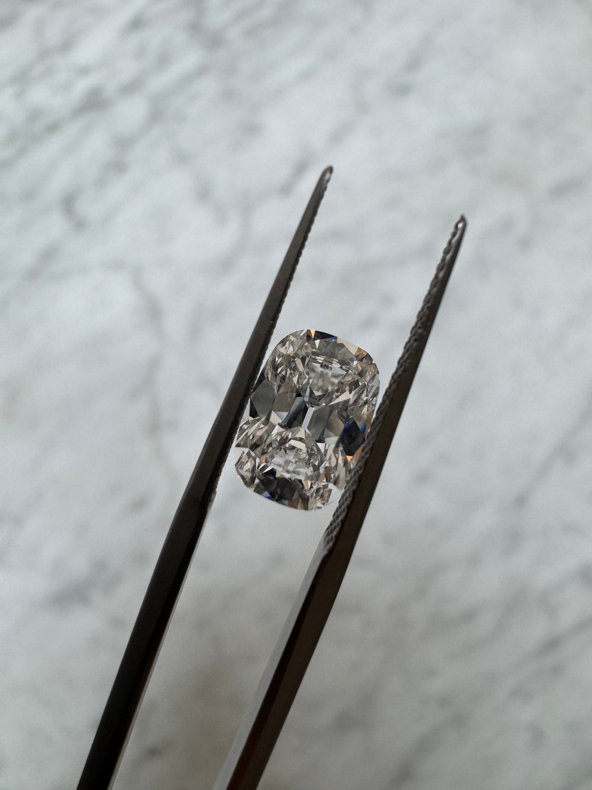 Old Mine Cushion | 2.06ct D VVS2 | 1.43 ratio | IGI Certified 764673693