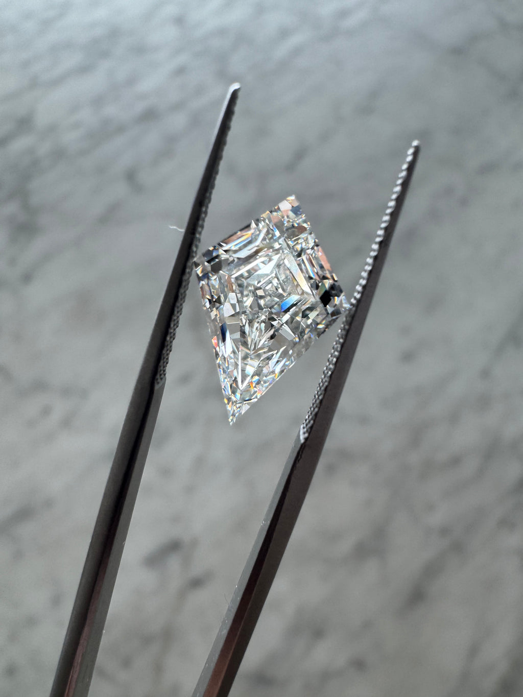 Kite Step Cut | 4.07ct F VVS2 | 1.51 ratio | IGI Certified LG763656089