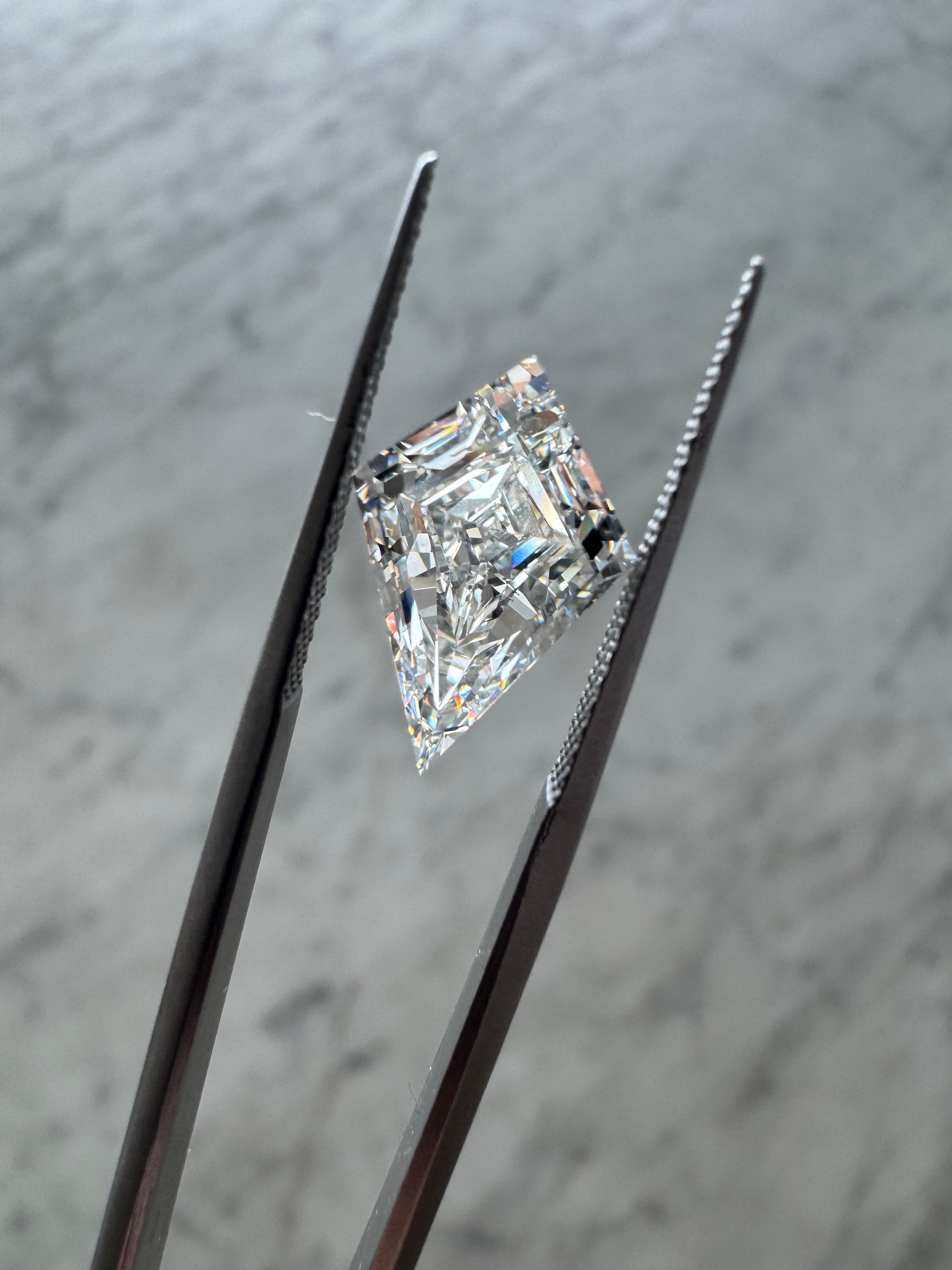 Kite Step Cut | 4.07ct F VVS2 | 1.51 ratio | IGI Certified LG763656089