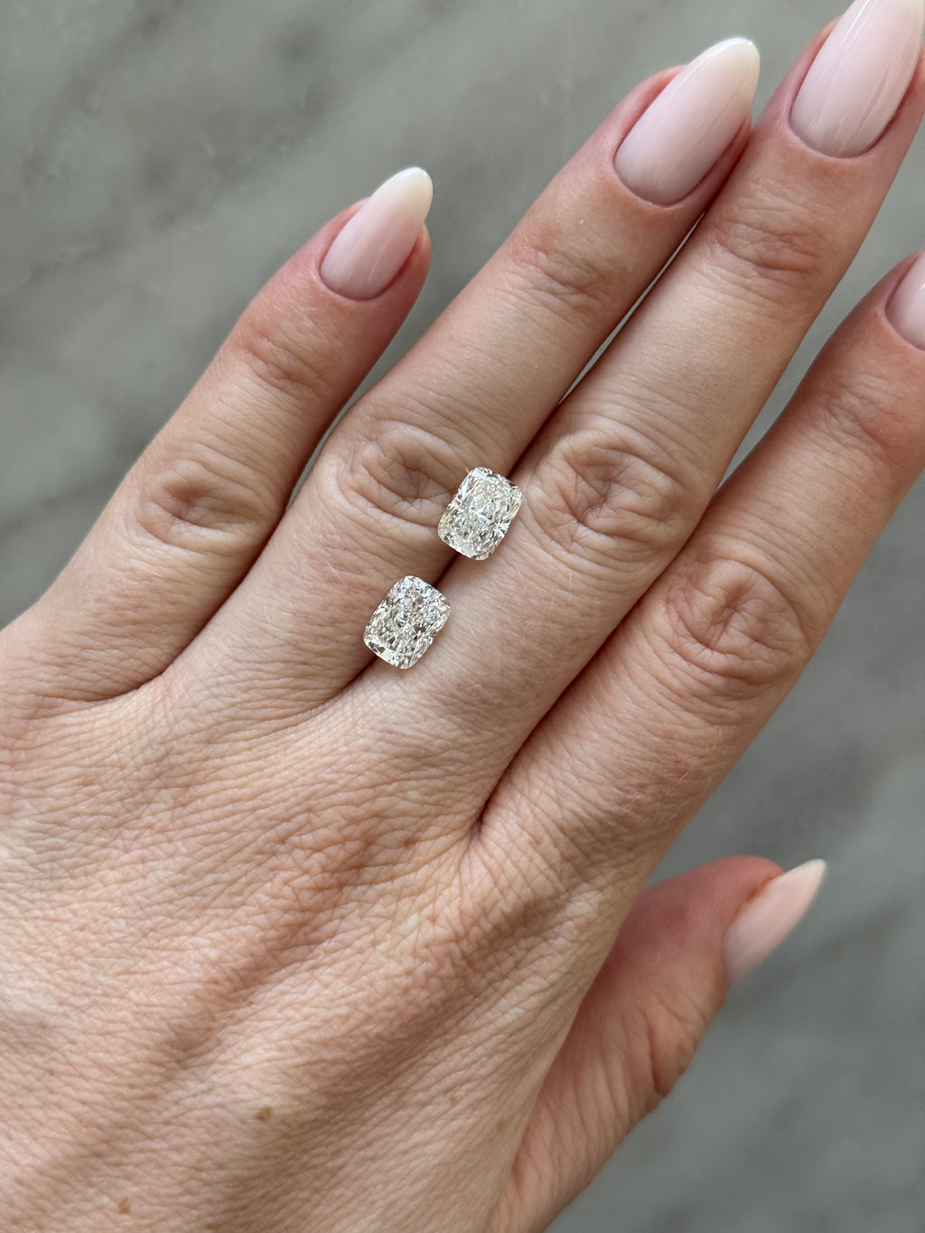 Matched Pair Cushion Long | 4.08ctw D/E VS1 | 1.36 ratio | IGI Certified 768688666, 764679222