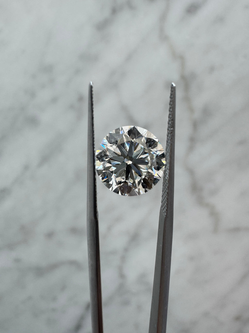 Round | 4.09ct G VS1 | Non-certified