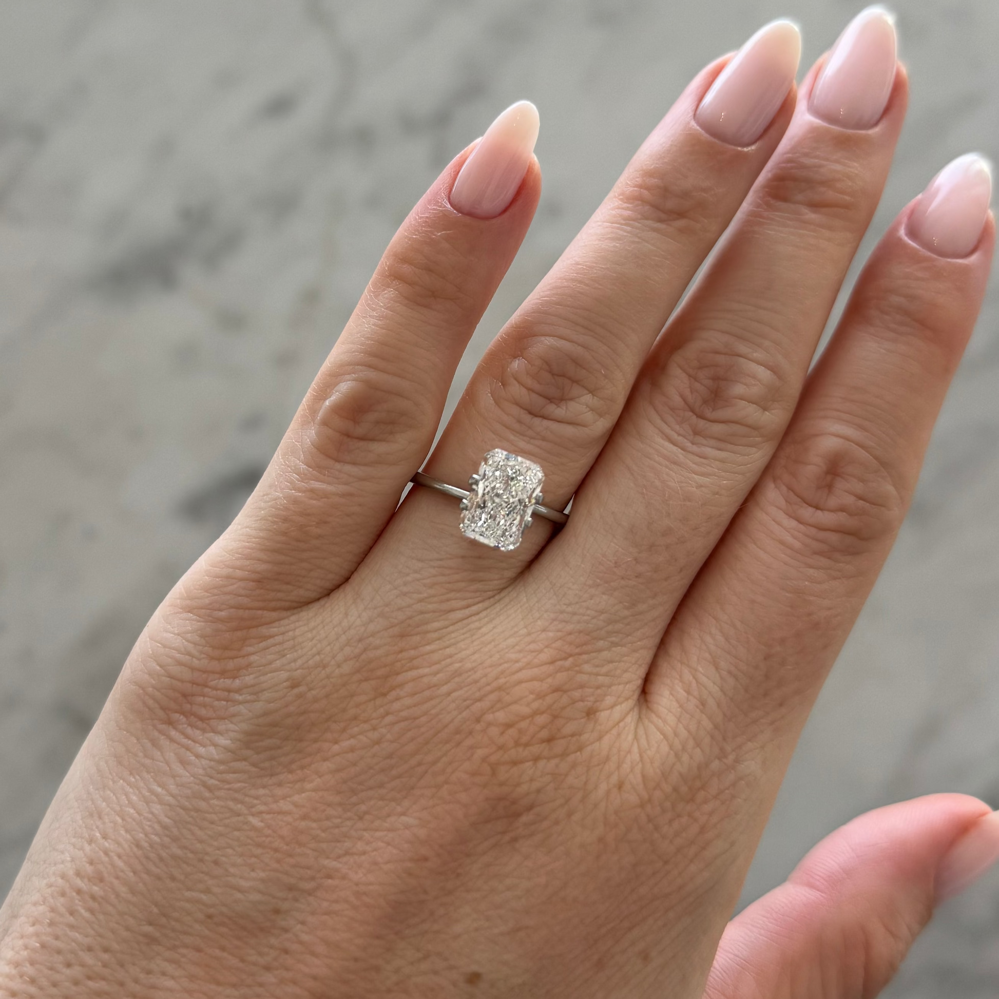 Radiant | 3.02ct F VS2 | 1.44 ratio | IGI Certified LG732562465